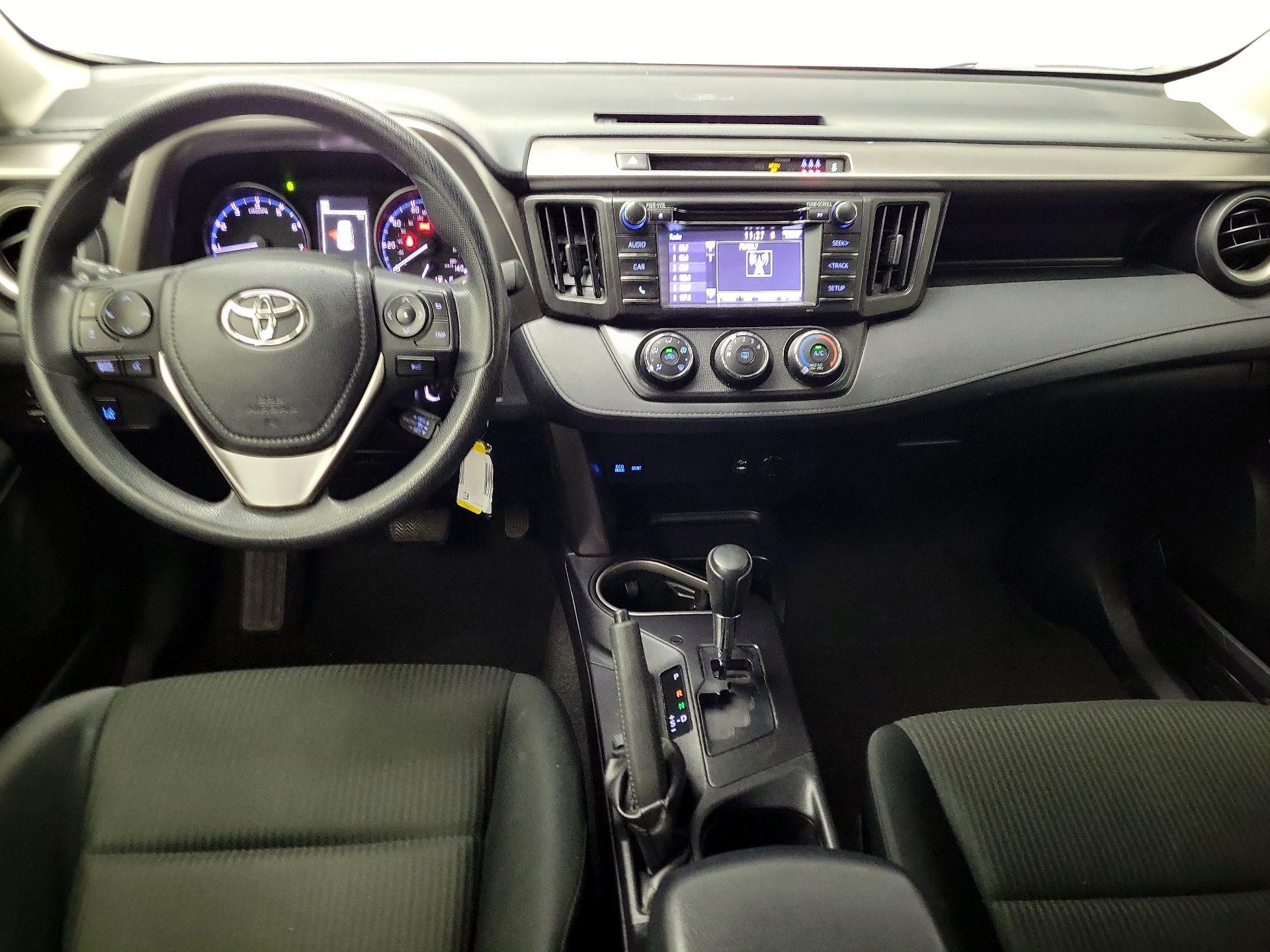 Thumbnail: 2017 Toyota RAV4 - 9