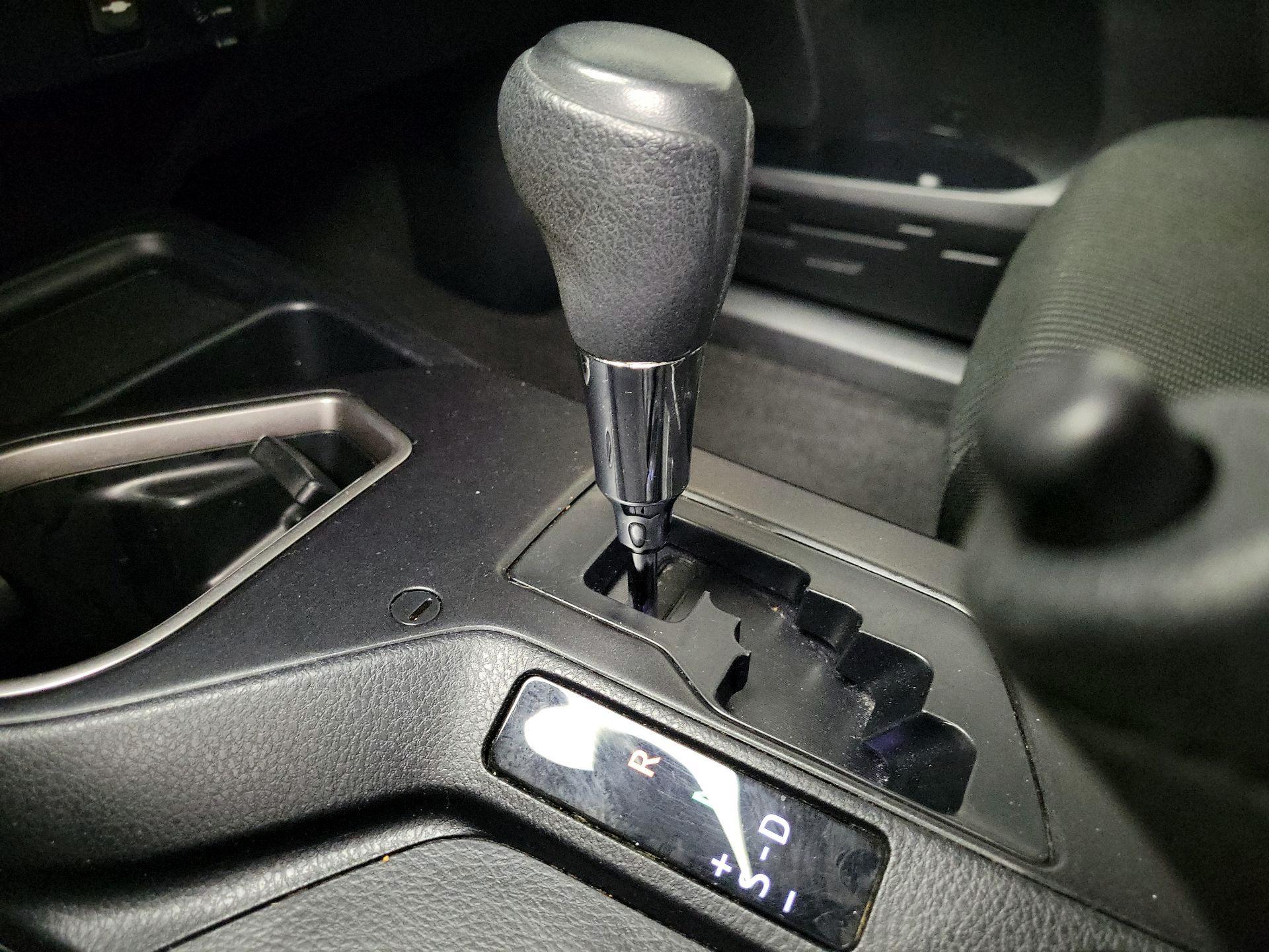 Thumbnail: 2017 Toyota RAV4 - 17