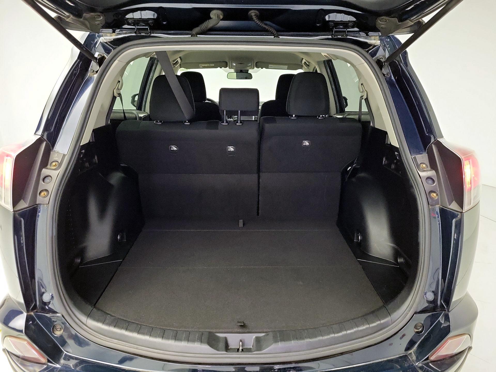 Thumbnail: 2017 Toyota RAV4 - 20
