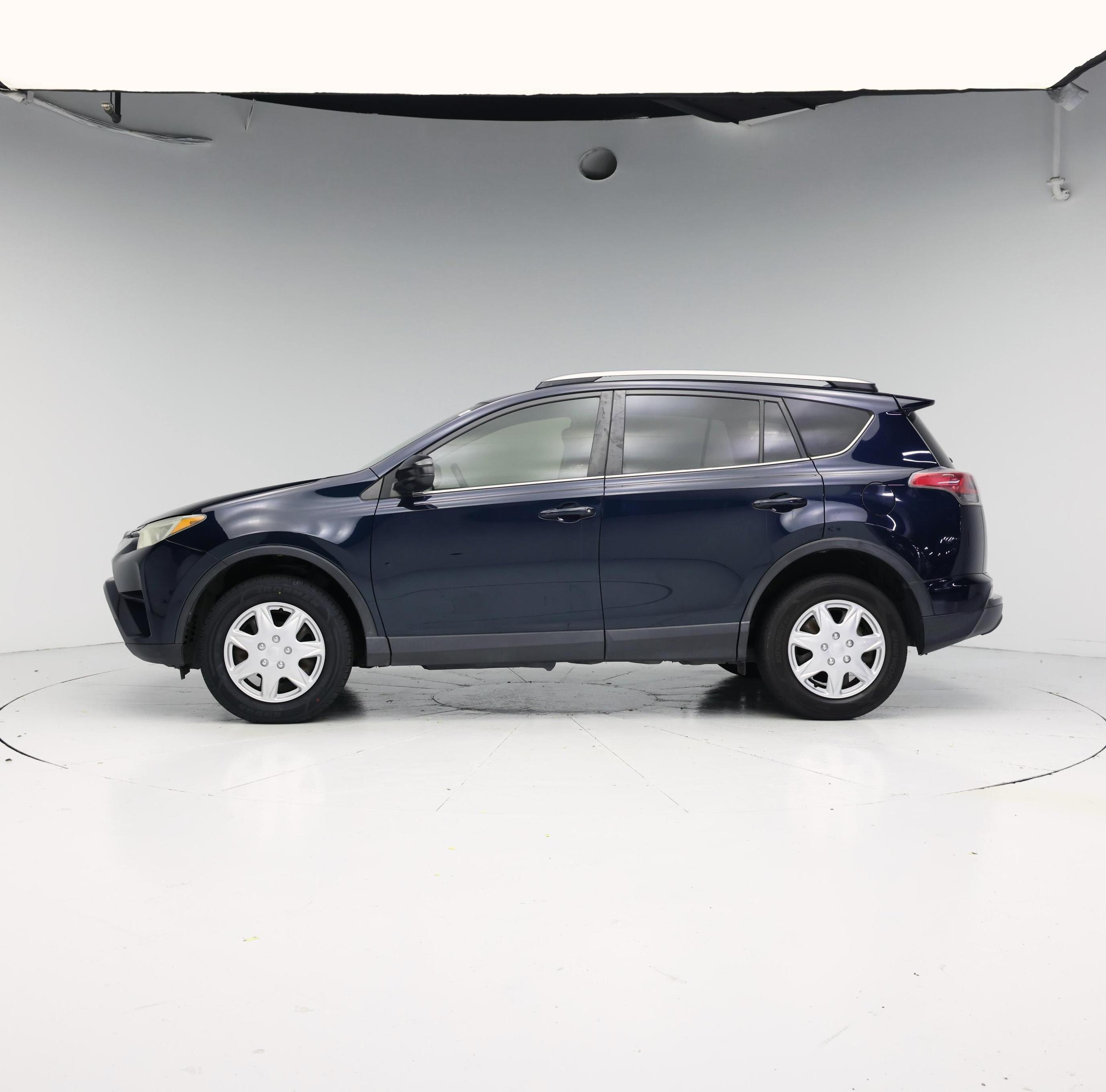 Thumbnail: 2017 Toyota RAV4 - 3