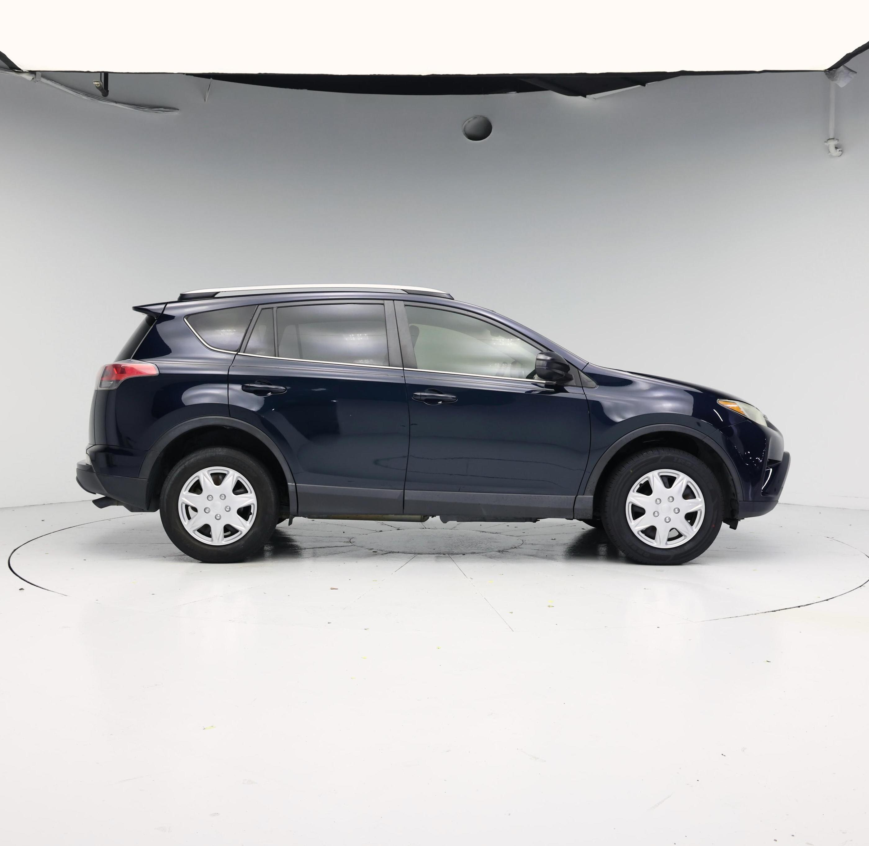 Thumbnail: 2017 Toyota RAV4 - 7
