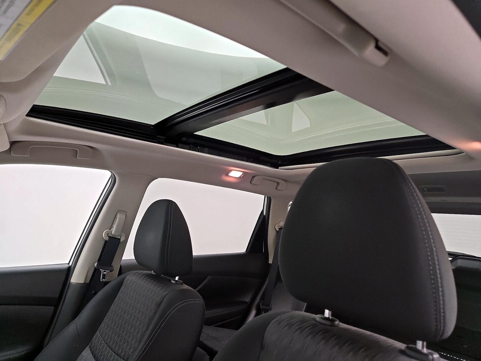 2017 Nissan Rogue SV - Photo 20