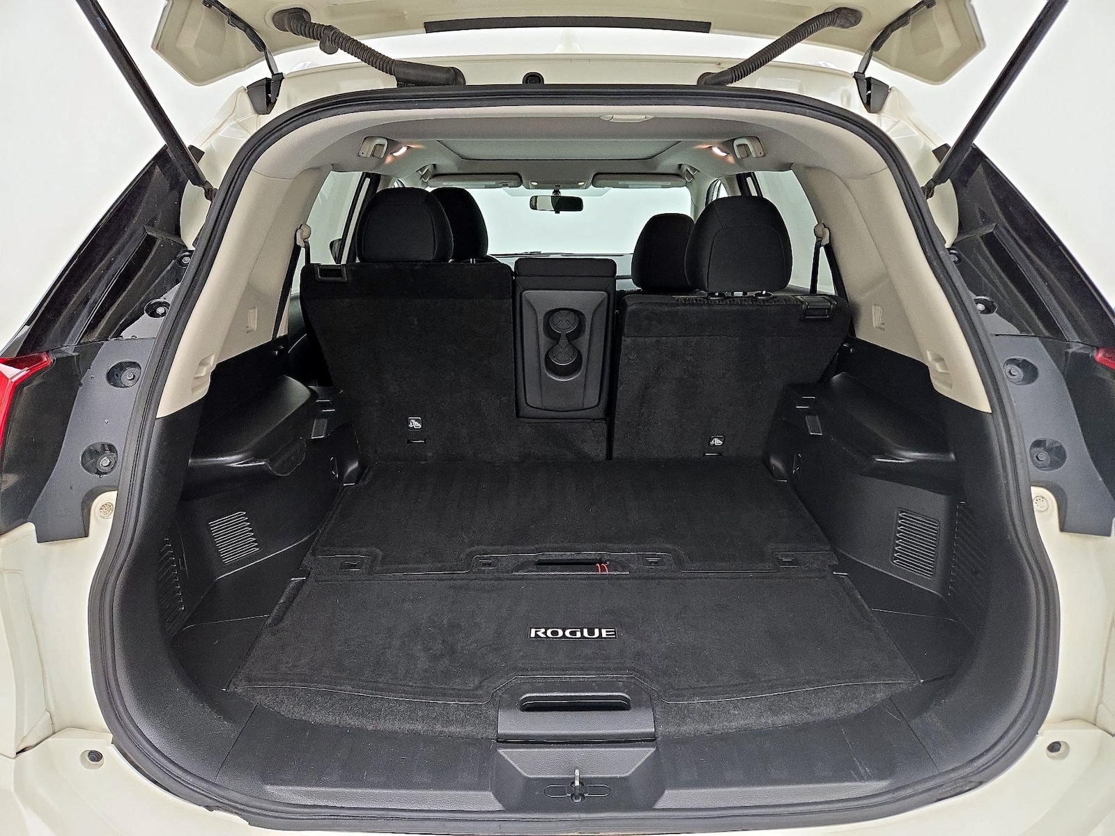 2017 Nissan Rogue SV - Photo 22
