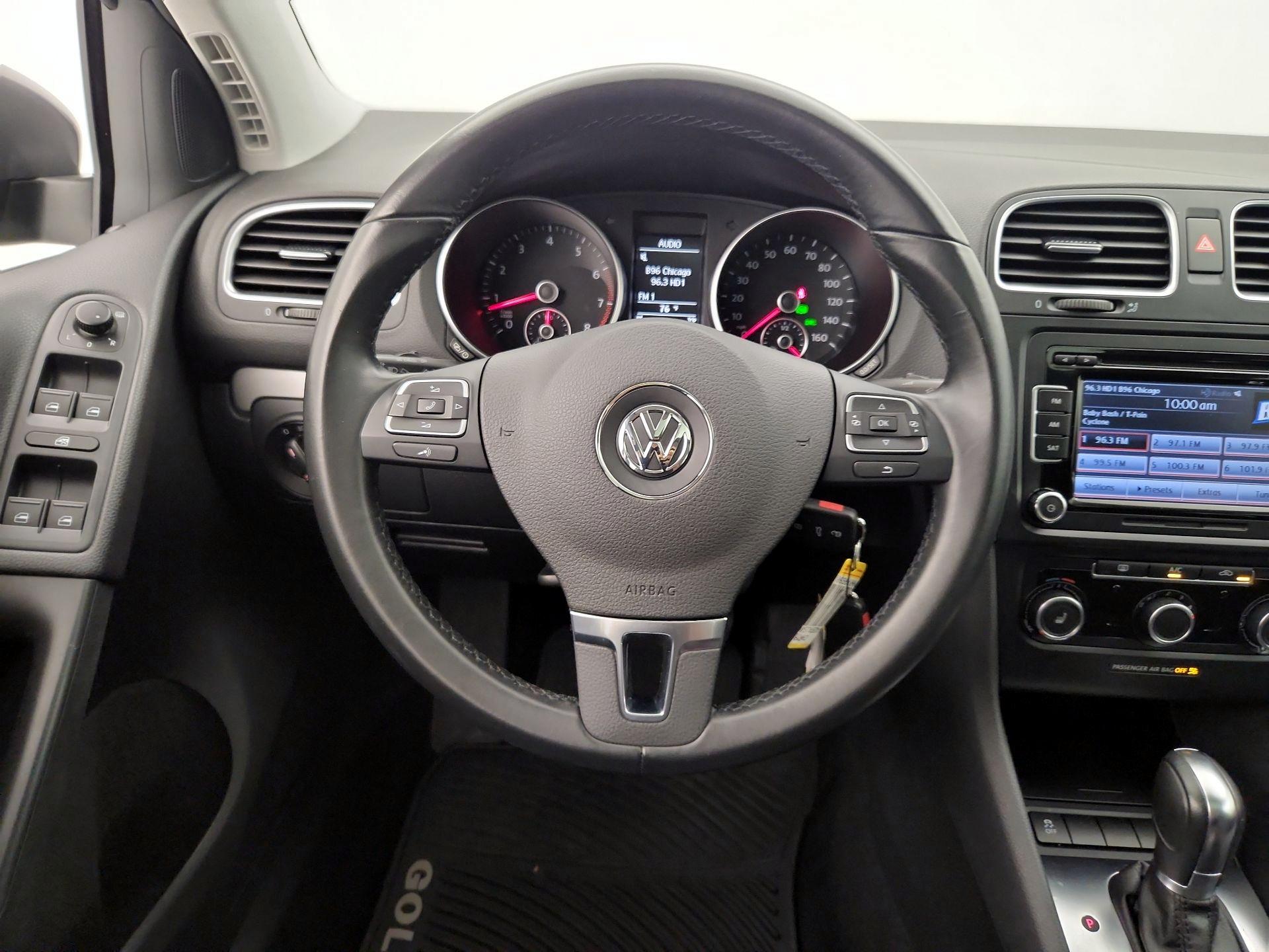 Thumbnail: 2014 Volkswagen Golf - 10