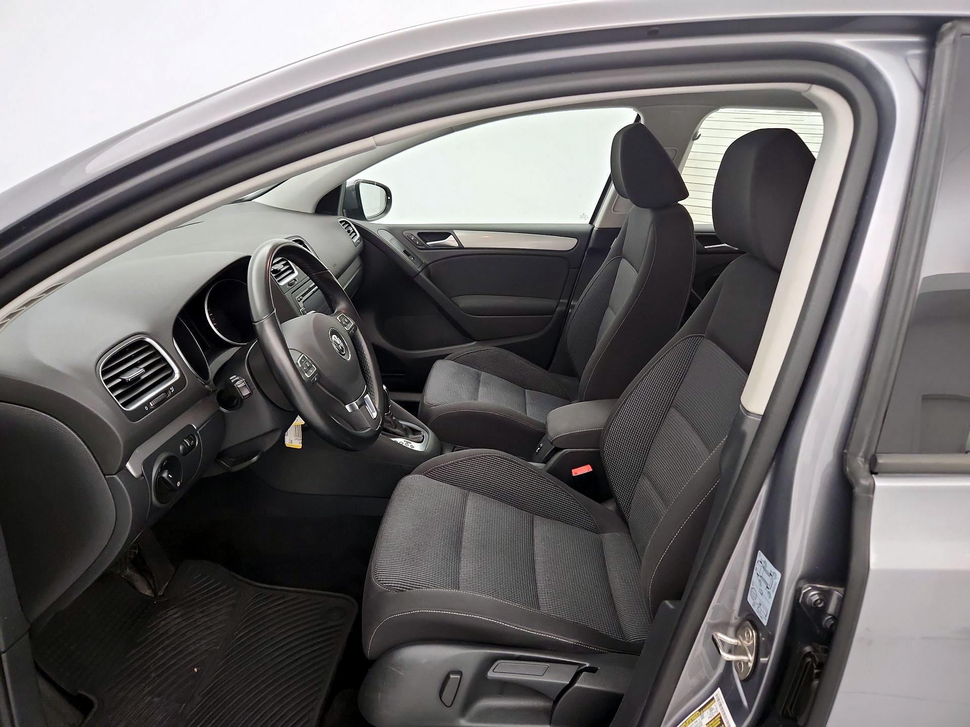 Thumbnail: 2014 Volkswagen Golf - 11