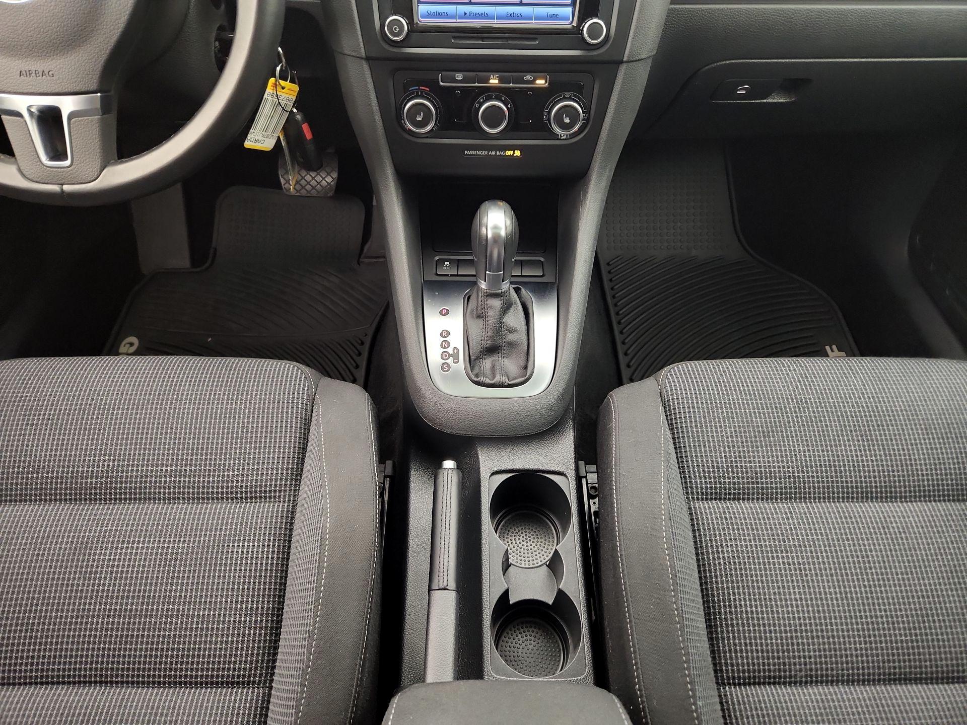 Thumbnail: 2014 Volkswagen Golf - 16