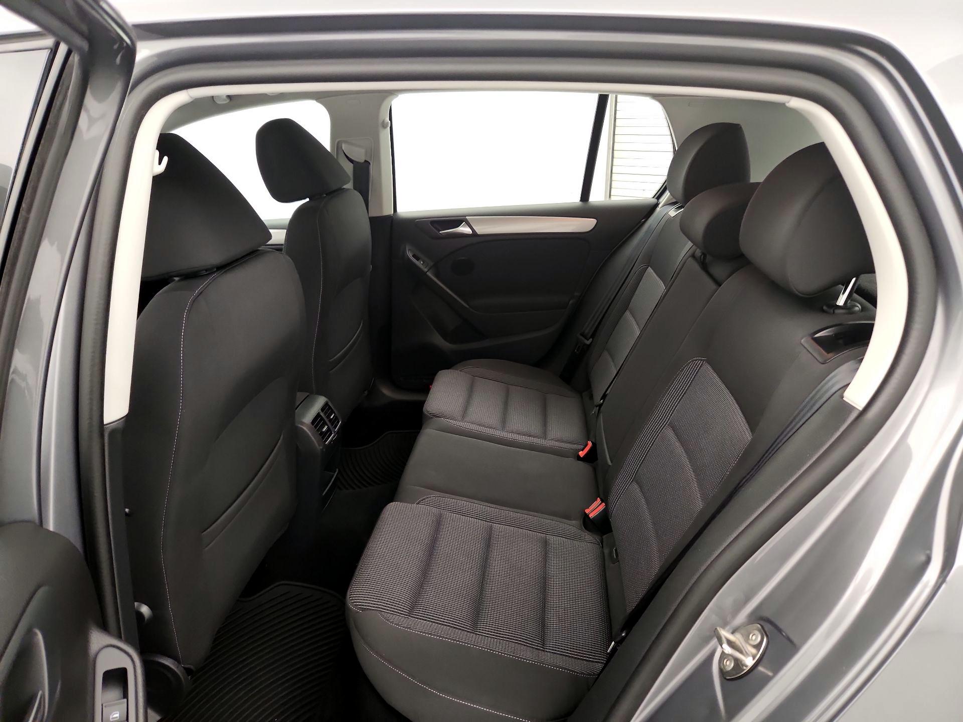 Thumbnail: 2014 Volkswagen Golf - 19