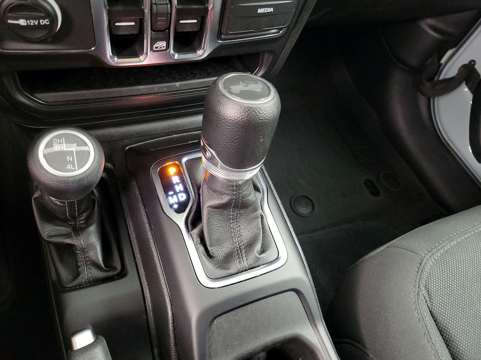 2023 Jeep Wrangler 4-Door Sport S - Photo 19