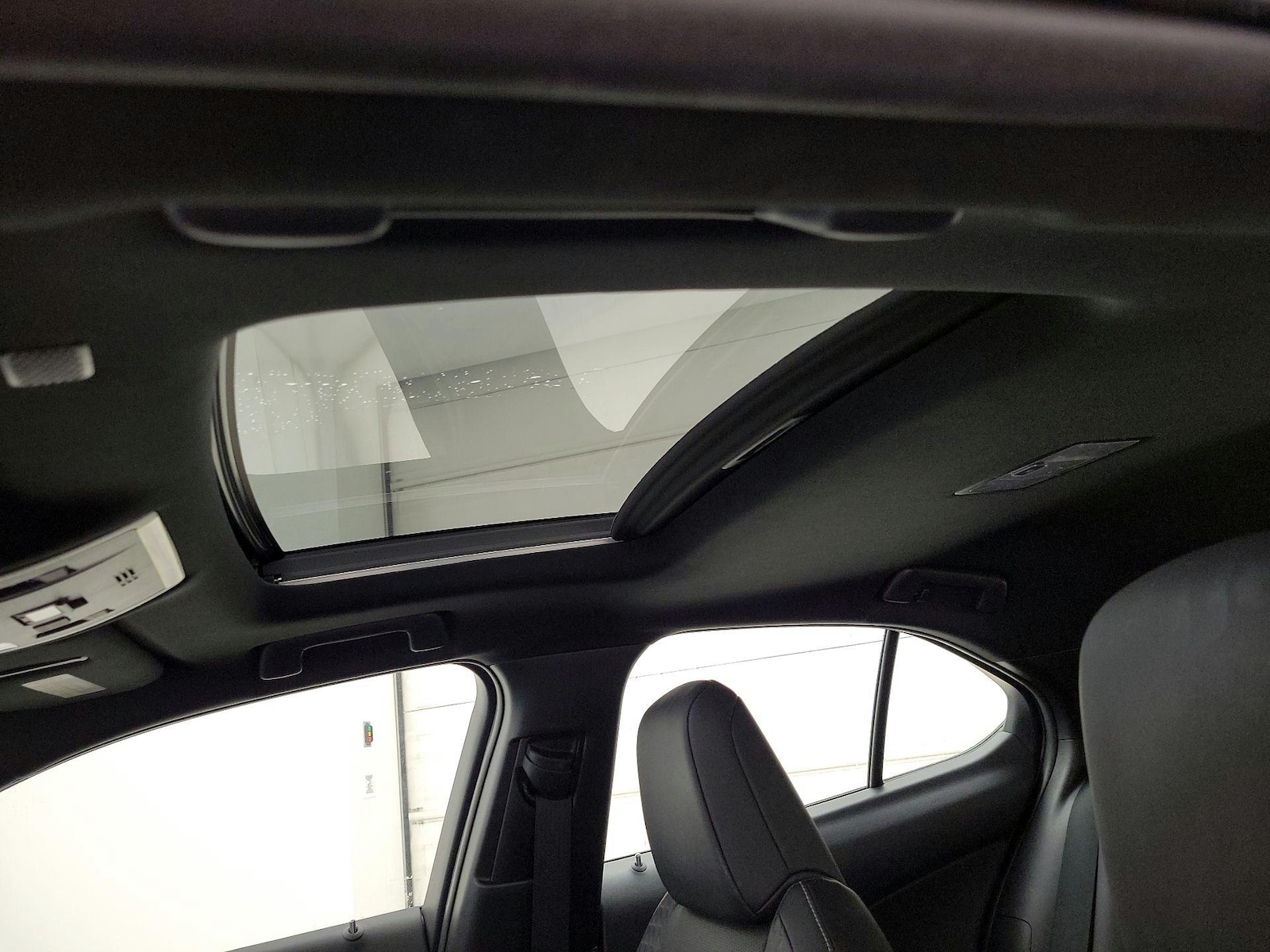 2020 Lexus UX Hybrid 250h - Photo 19
