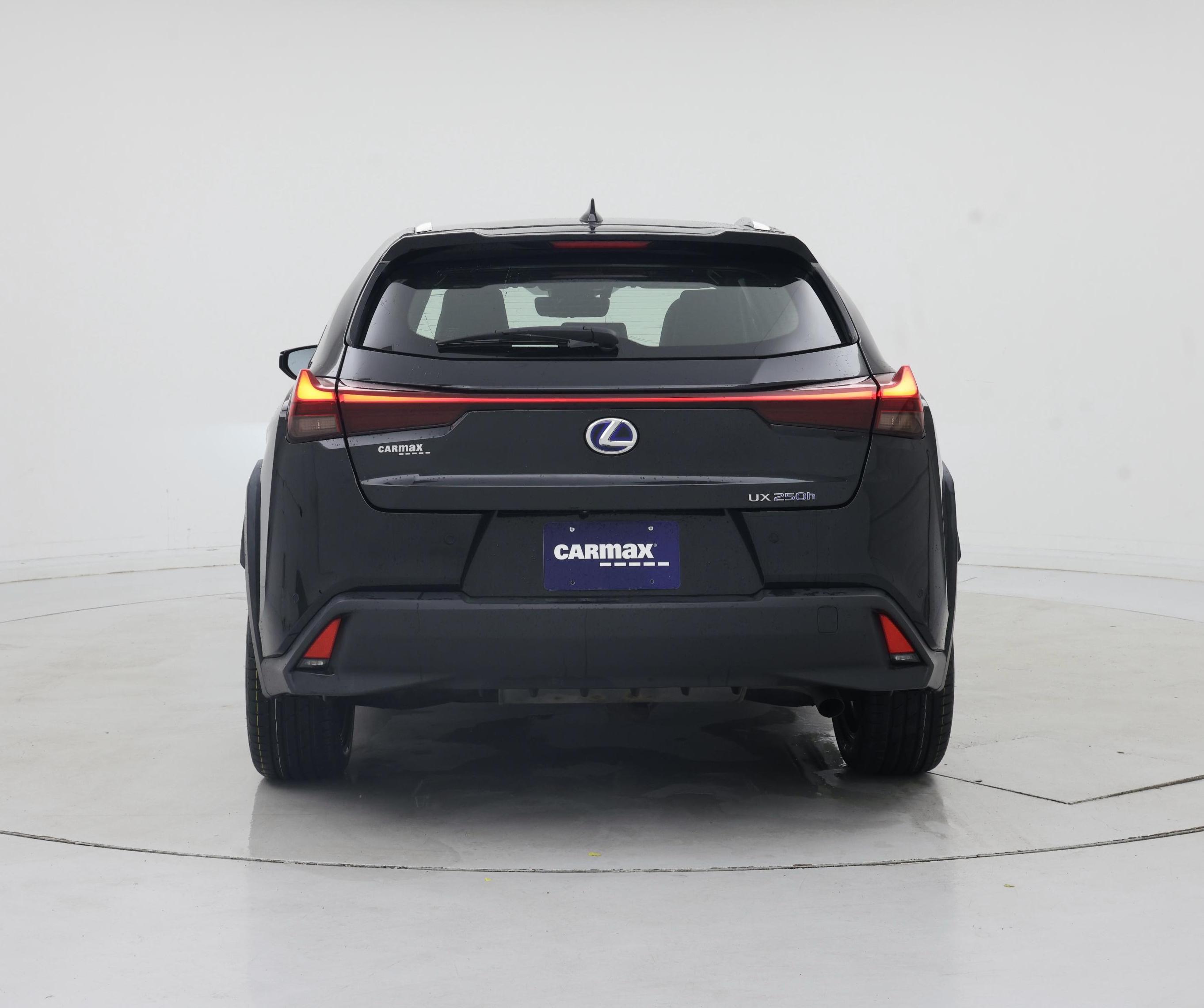 Thumbnail: 2020 Lexus UX - 6