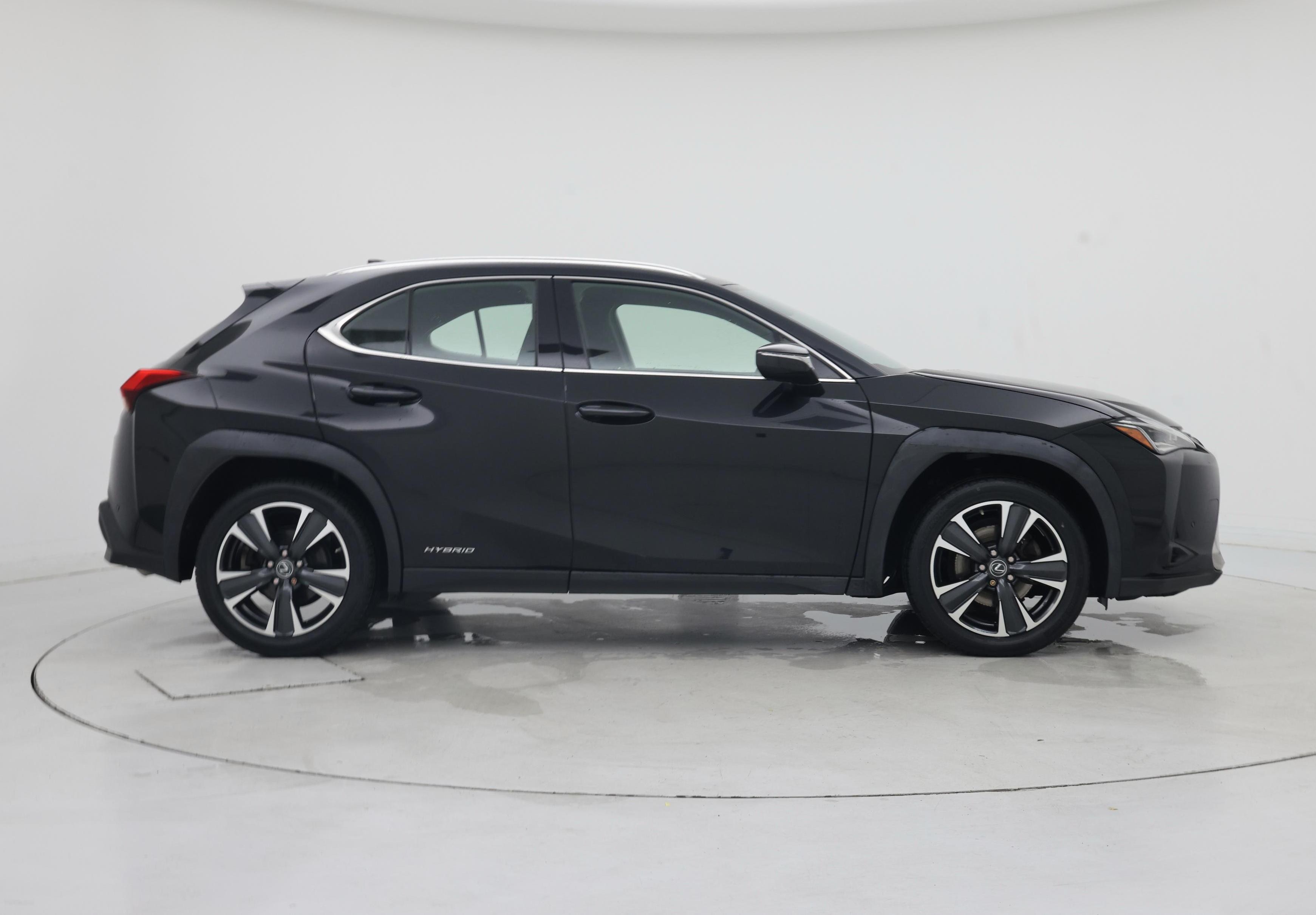 Thumbnail: 2020 Lexus UX - 7