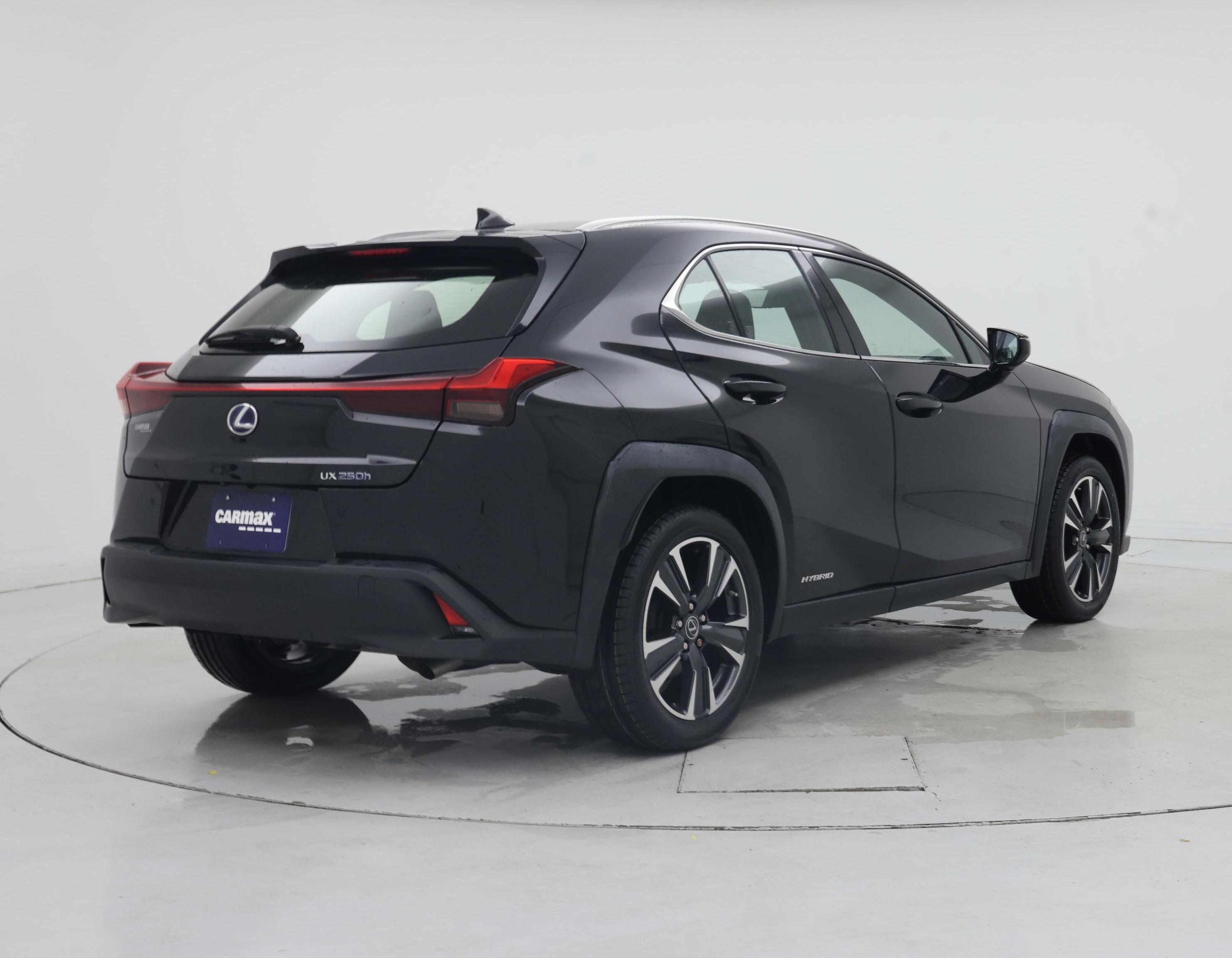 Thumbnail: 2020 Lexus UX - 8