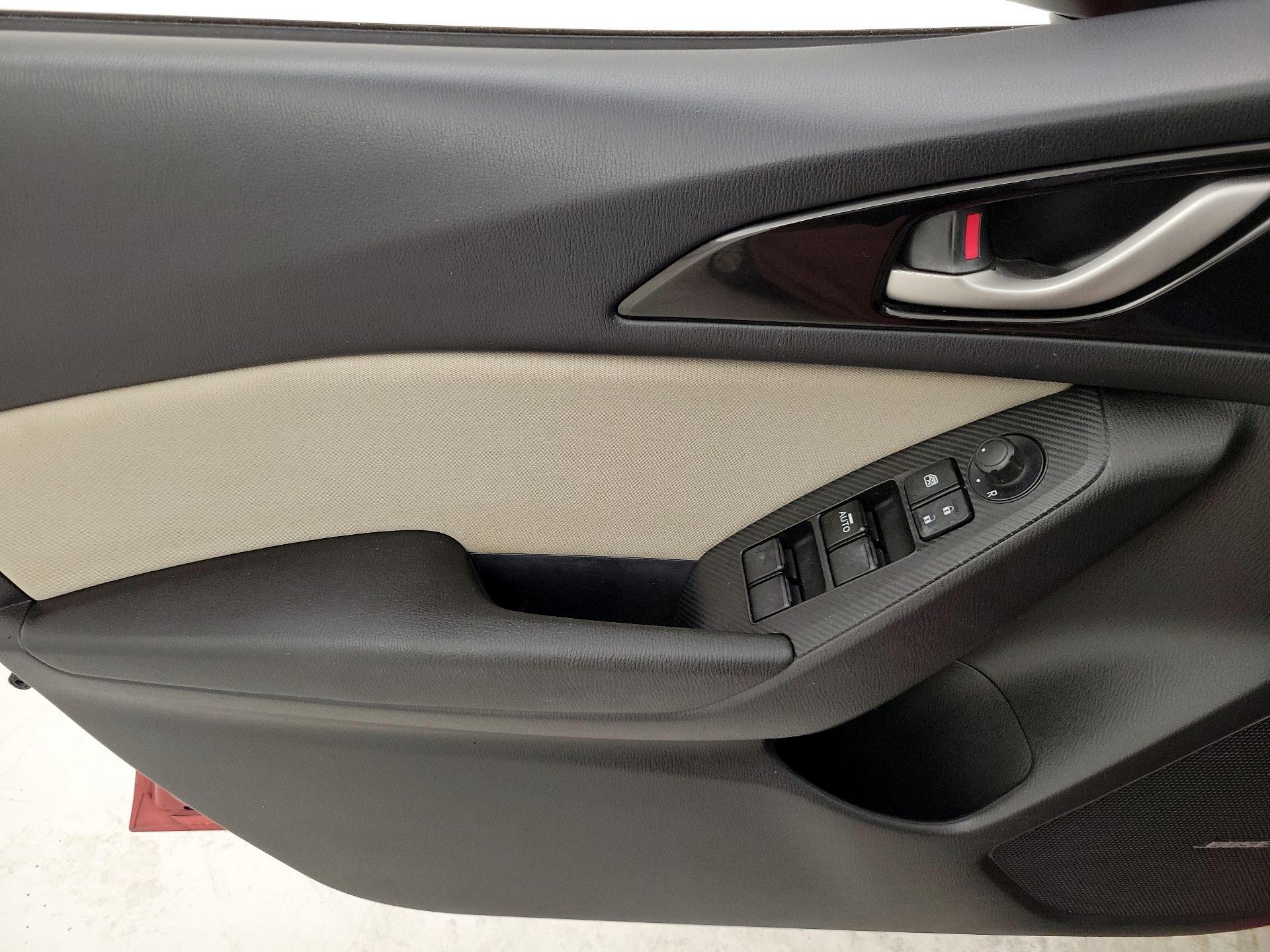 Thumbnail: 2016 Mazda Mazda3 - 12