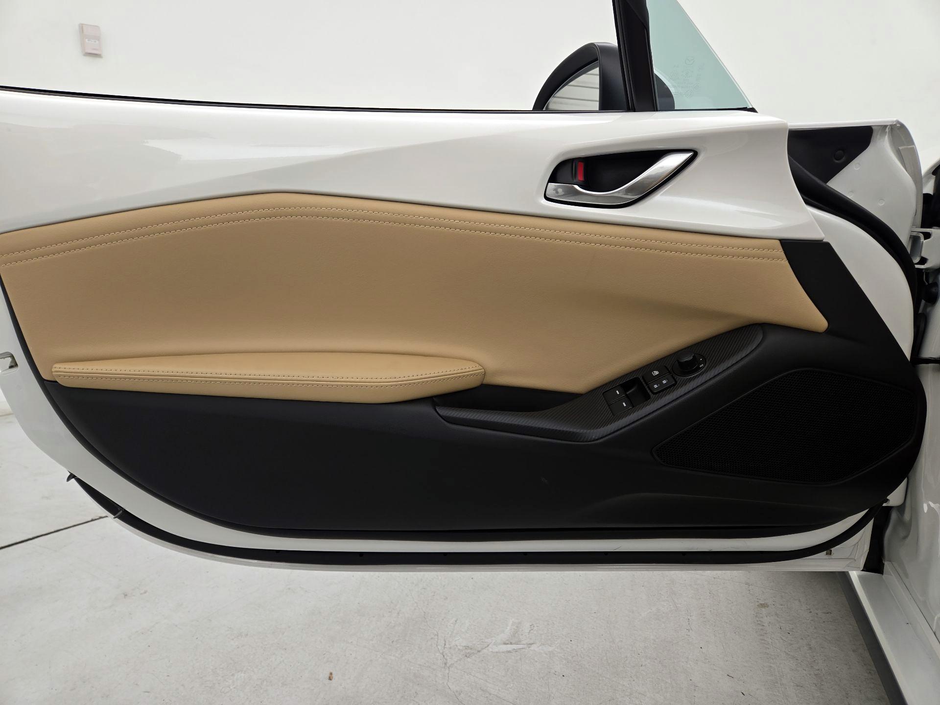 Thumbnail: 2025 Mazda MX-5 Miata - 12