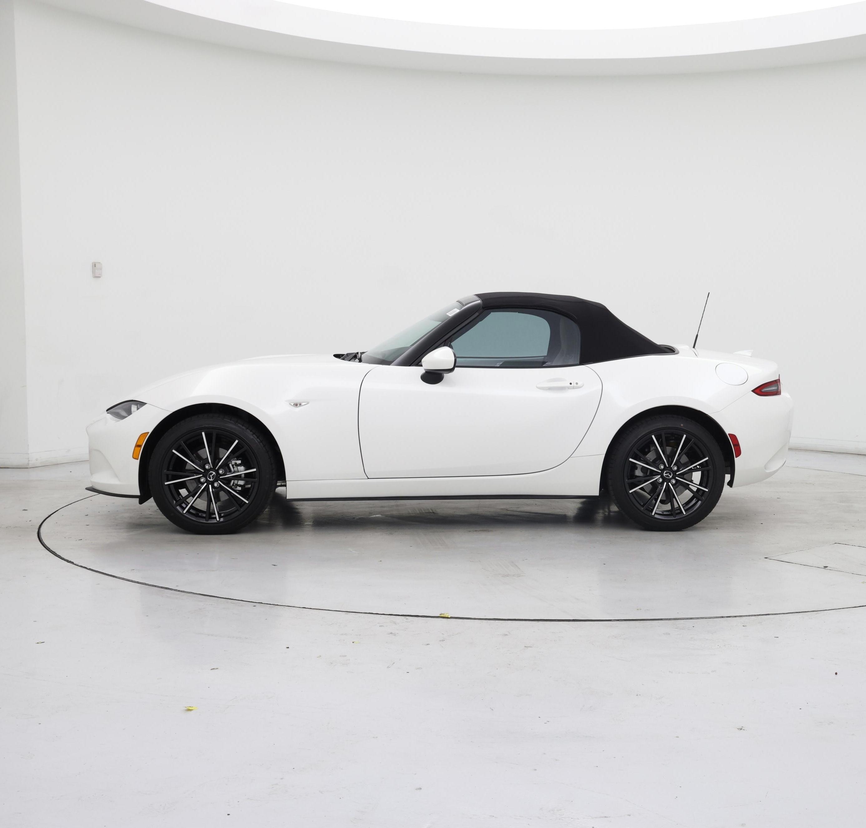 Thumbnail: 2025 Mazda MX-5 Miata - 3