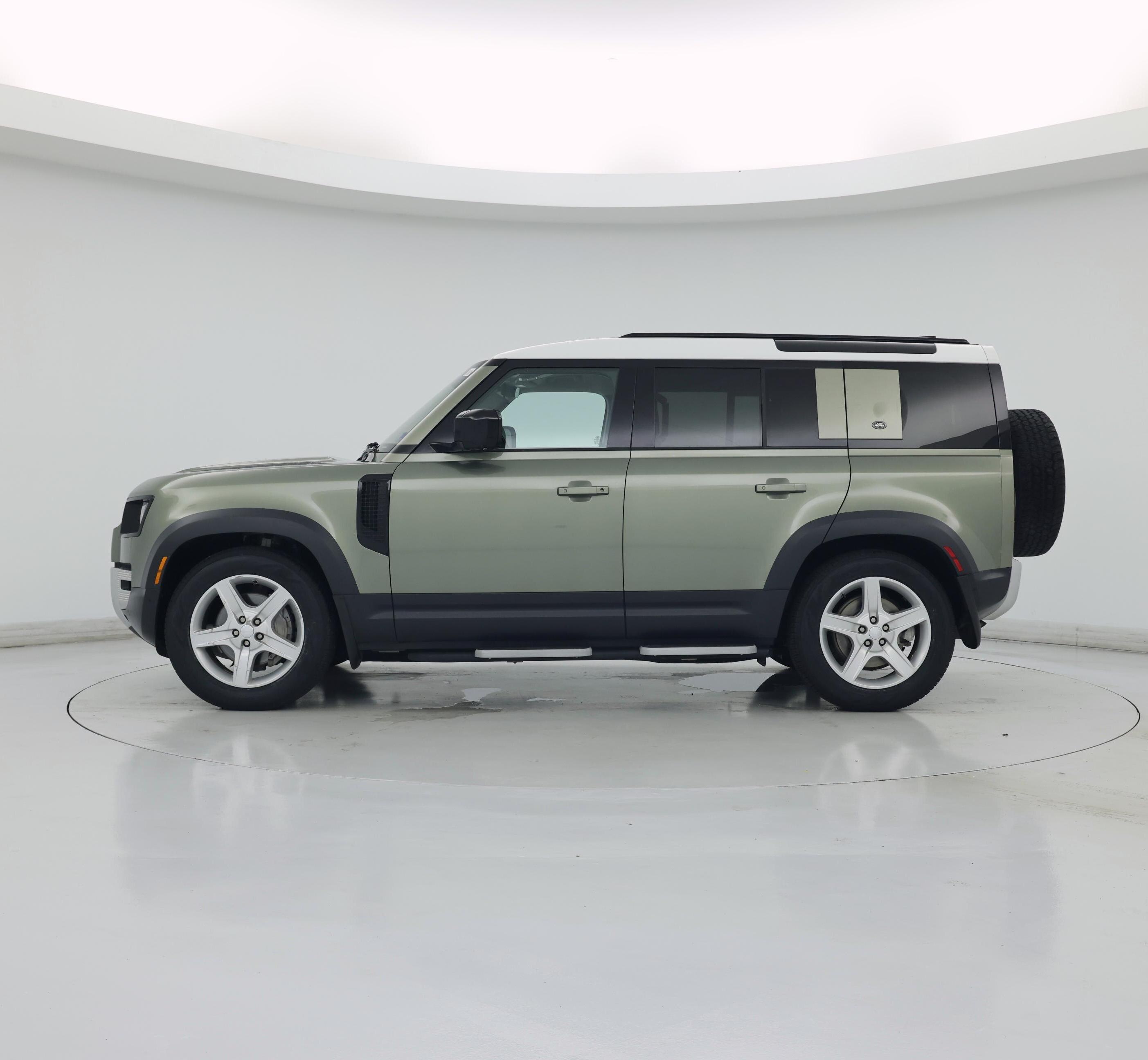 Thumbnail: 2022 Land Rover Defender - 3