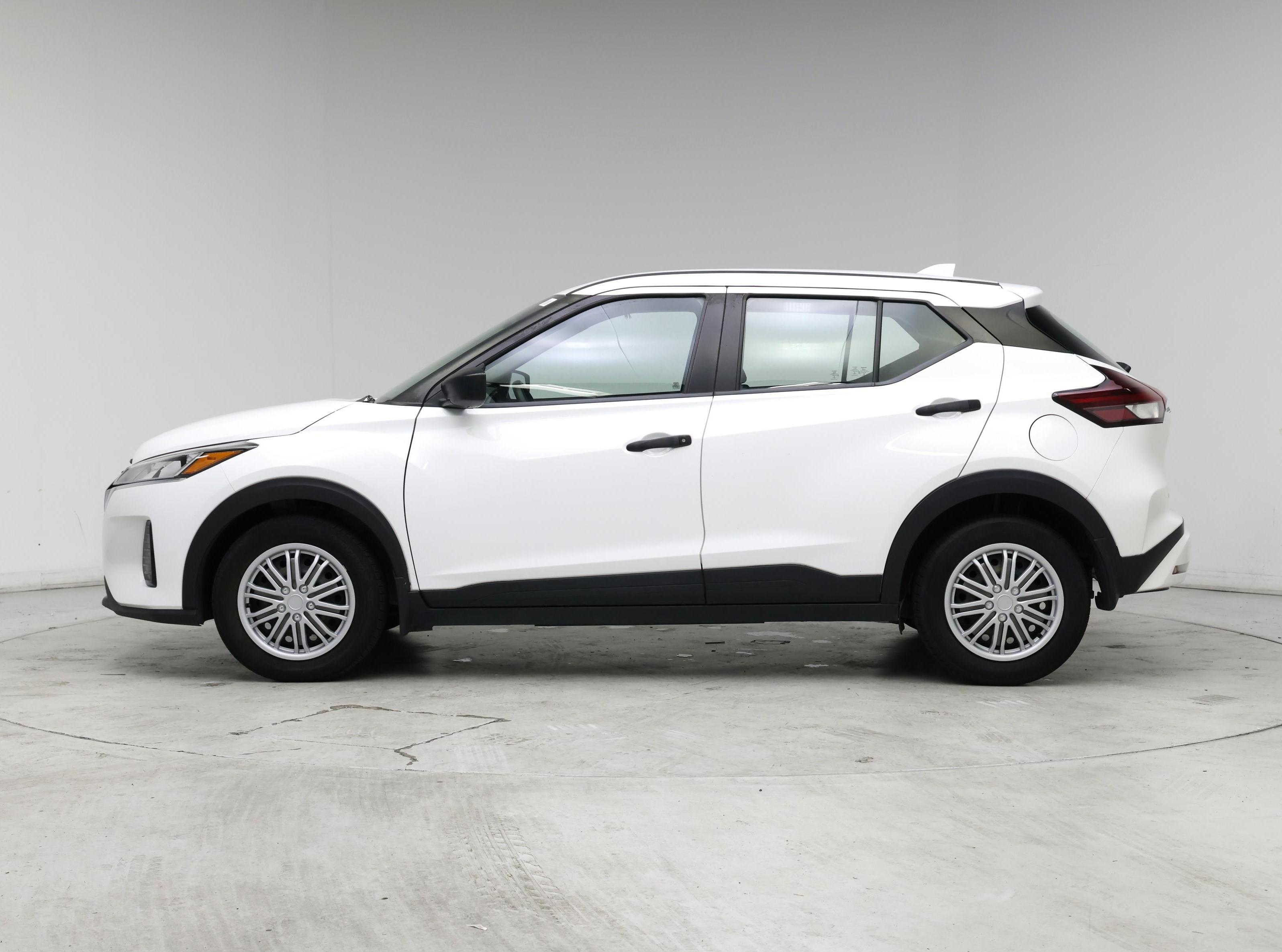 Thumbnail: 2022 Nissan Kicks - 3