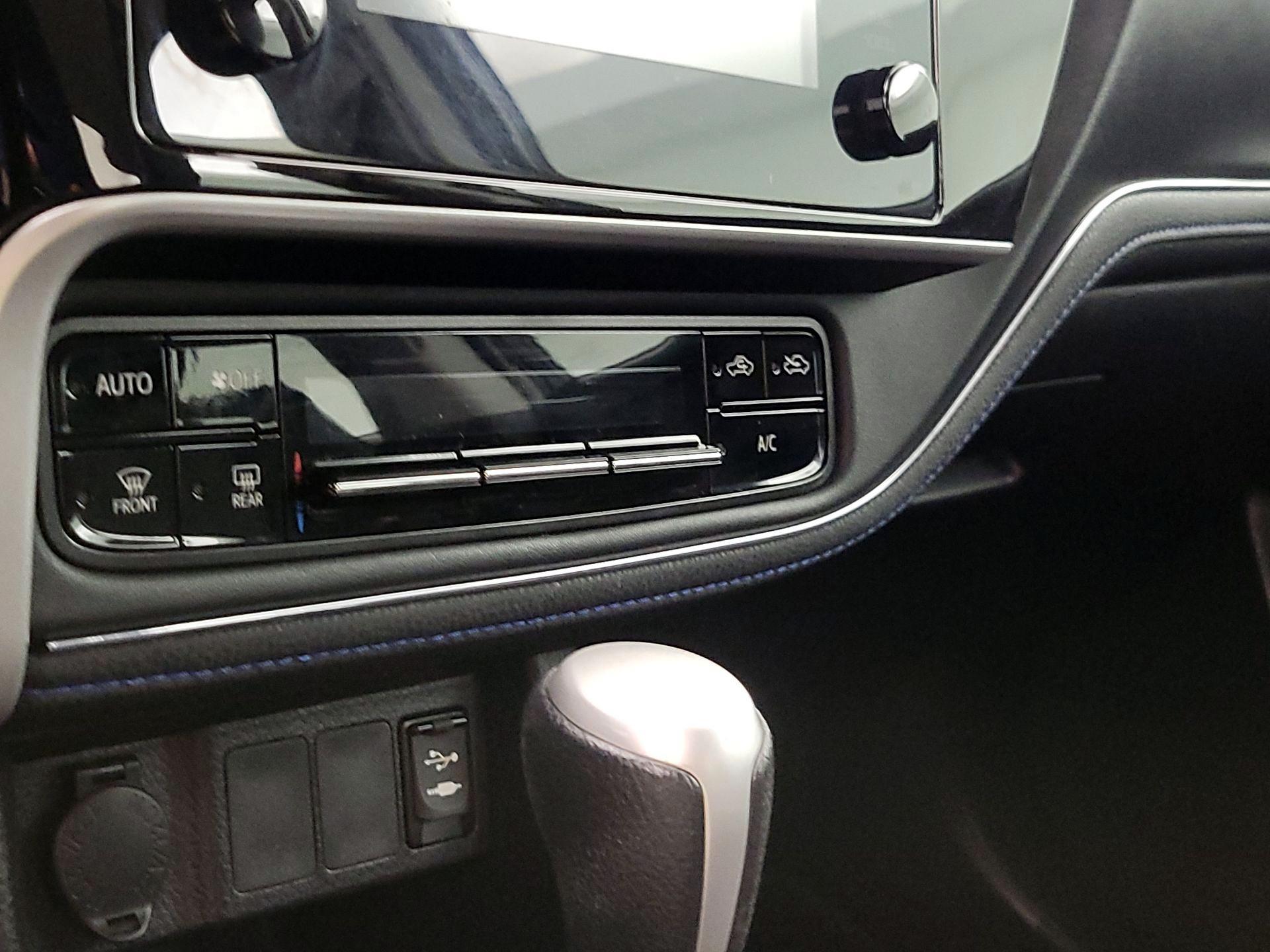 Thumbnail: 2019 Toyota Corolla - 16