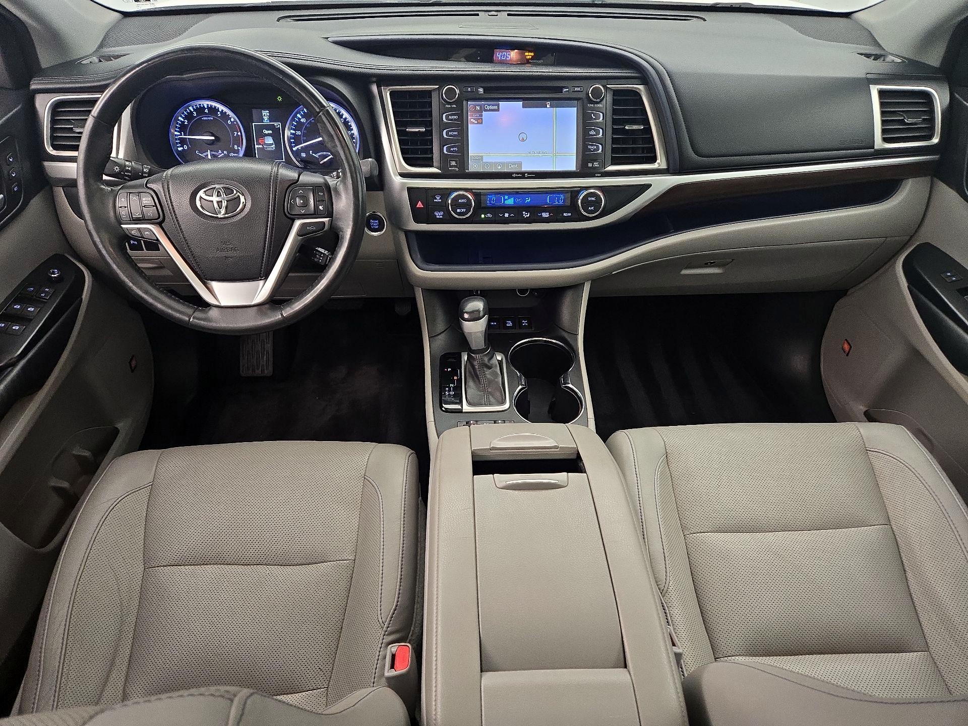 Thumbnail: 2014 Toyota Highlander - 9