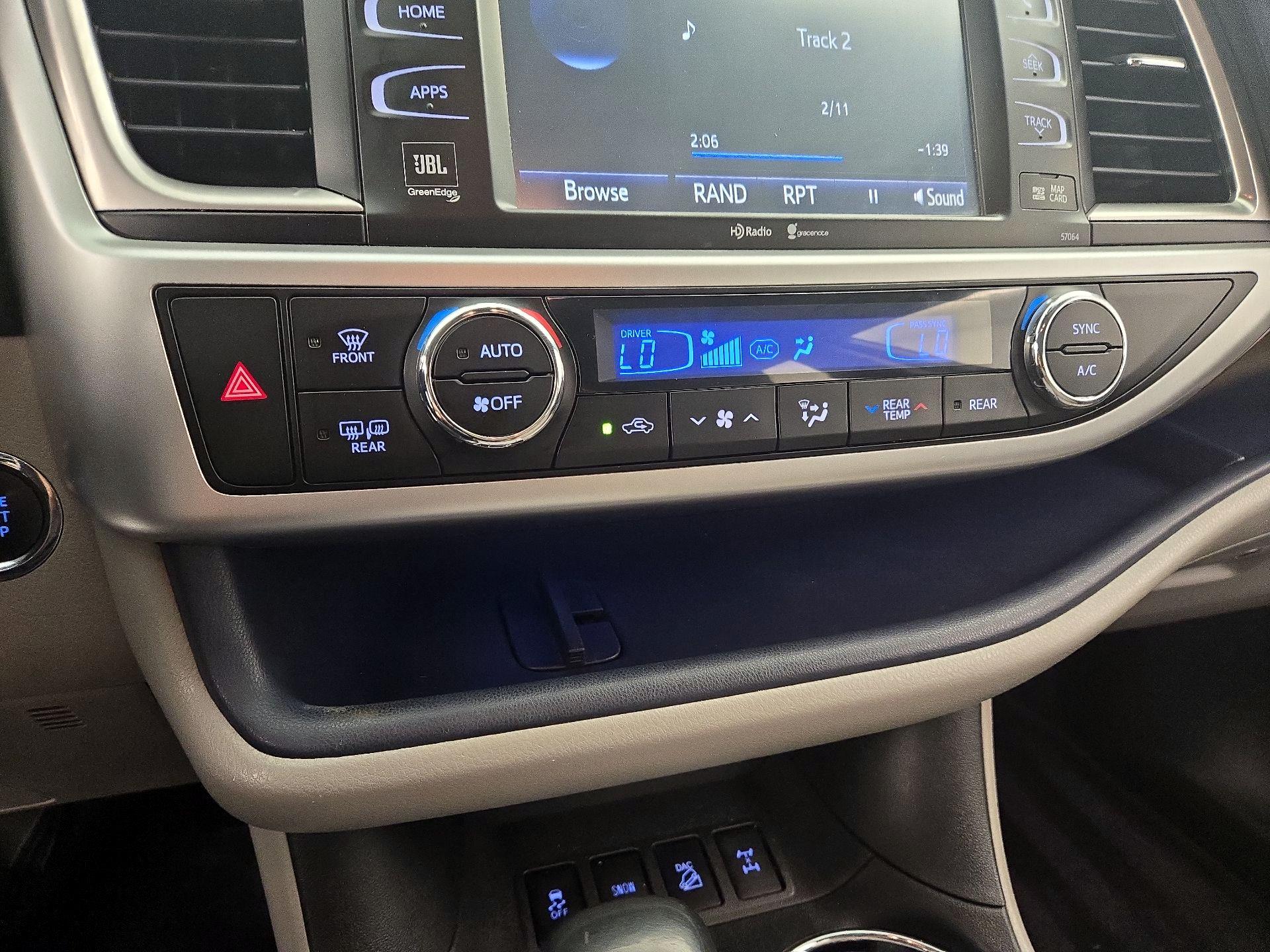 Thumbnail: 2014 Toyota Highlander - 17