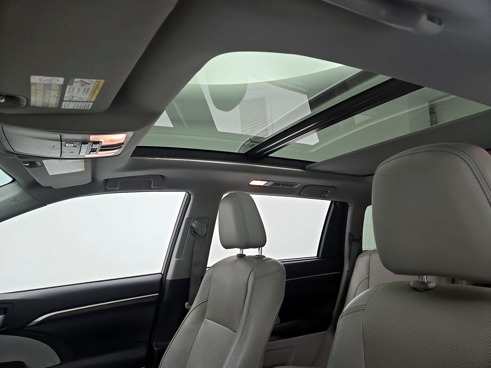 Thumbnail: 2014 Toyota Highlander - 20
