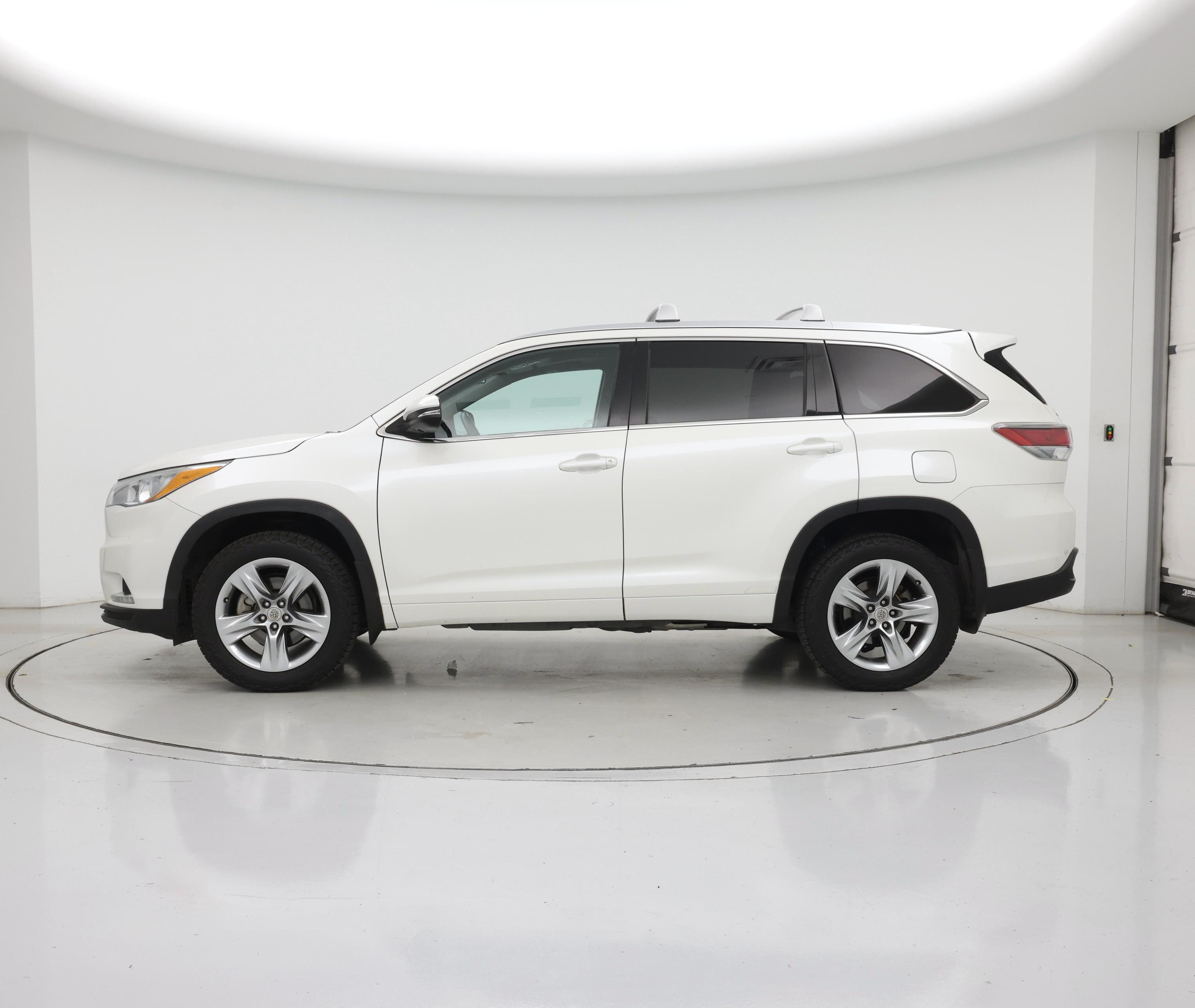 Thumbnail: 2014 Toyota Highlander - 3
