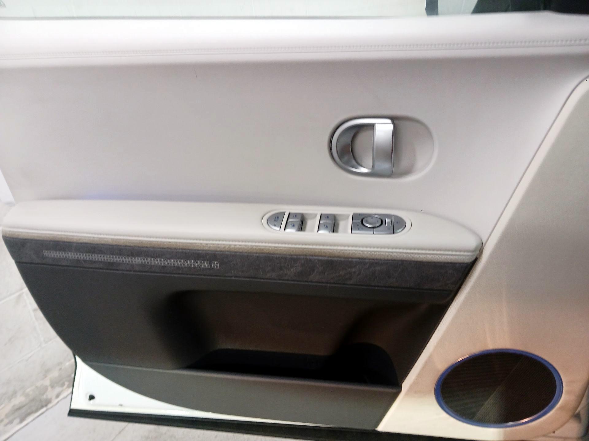 Thumbnail: 2022 Hyundai Ioniq 5 - 12