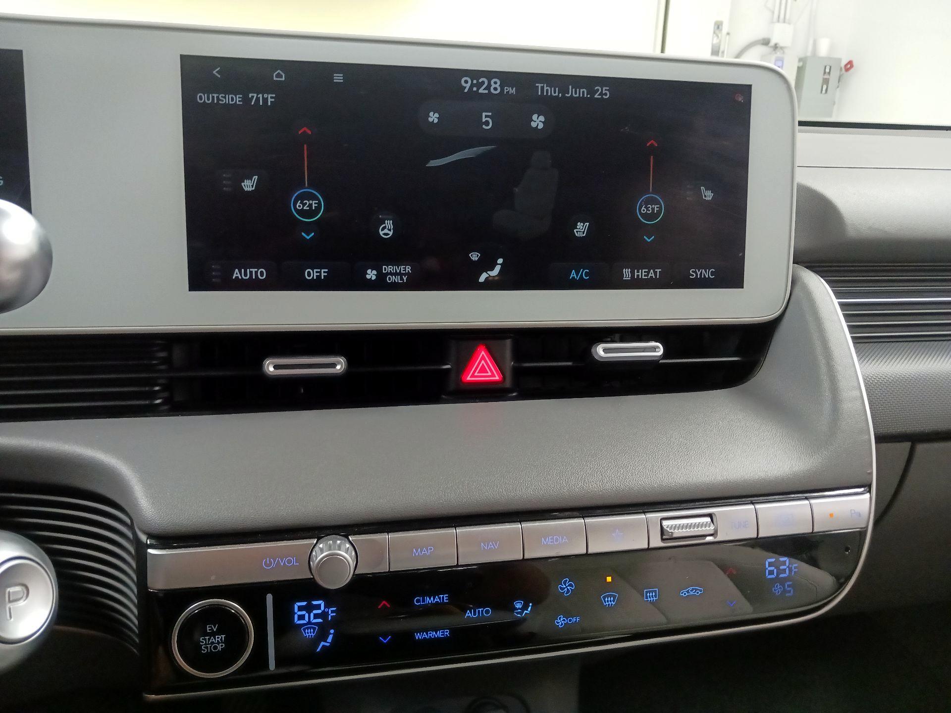 Thumbnail: 2022 Hyundai Ioniq 5 - 14