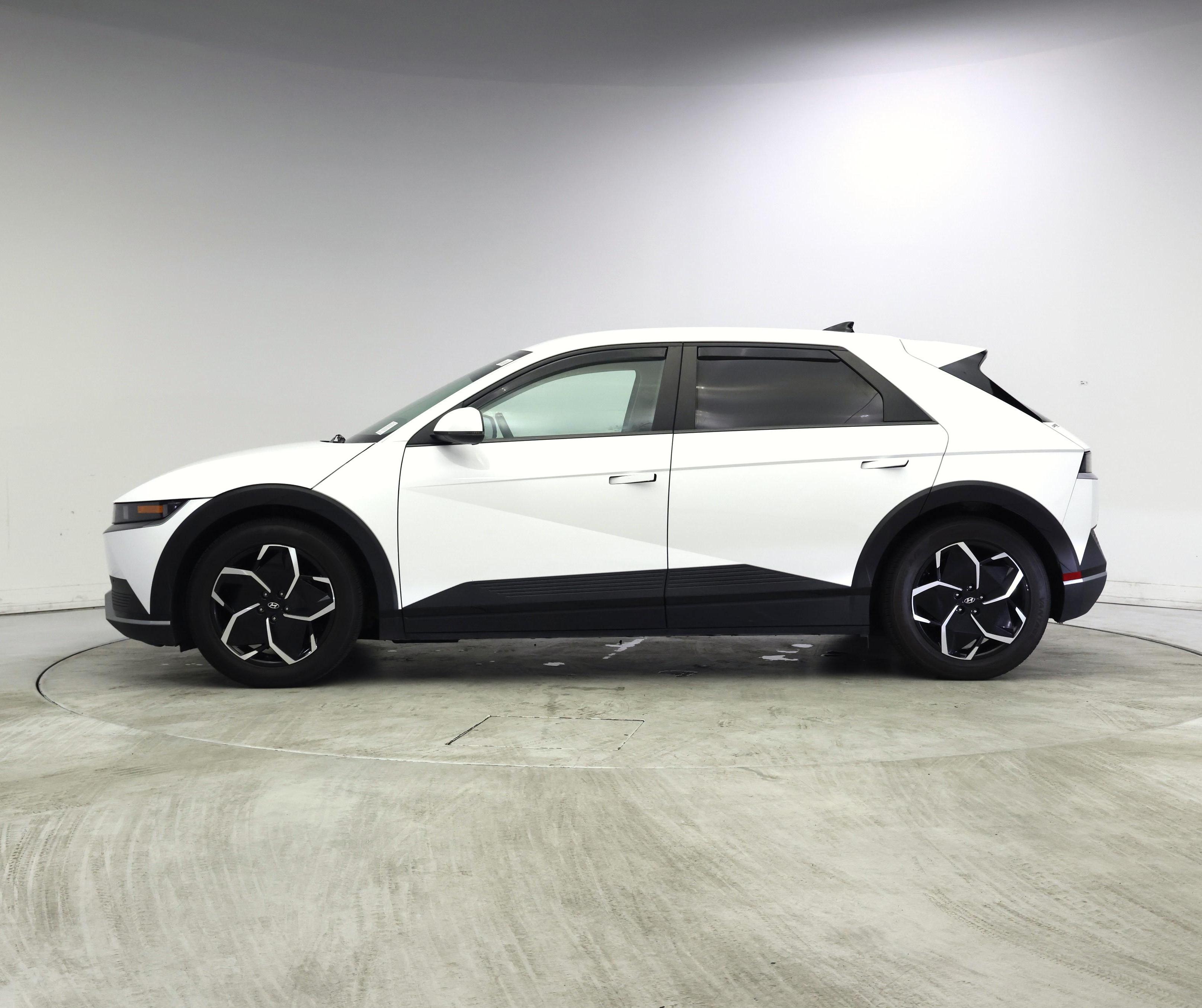 Thumbnail: 2022 Hyundai Ioniq 5 - 3