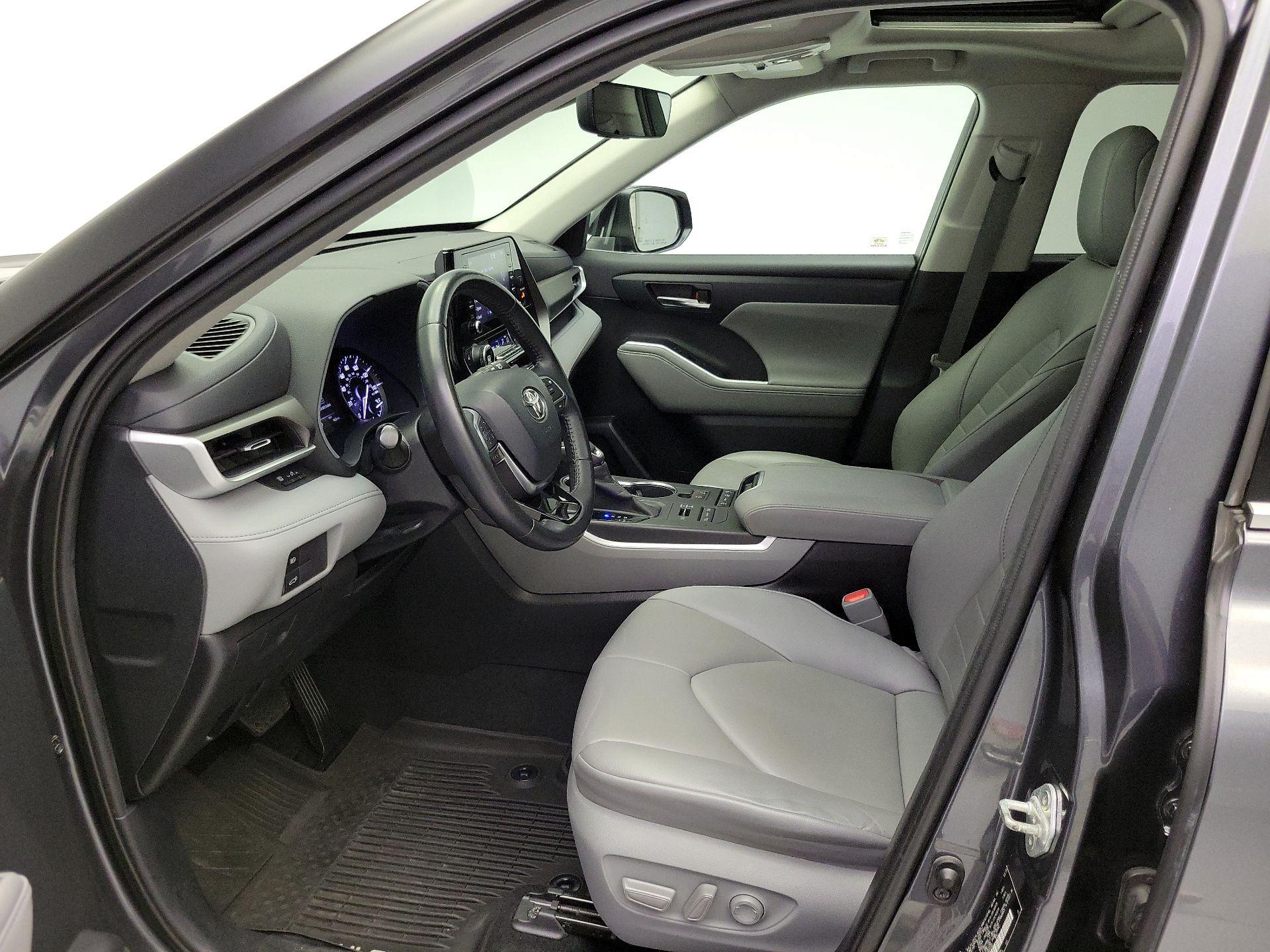 Thumbnail: 2020 Toyota Highlander - 11