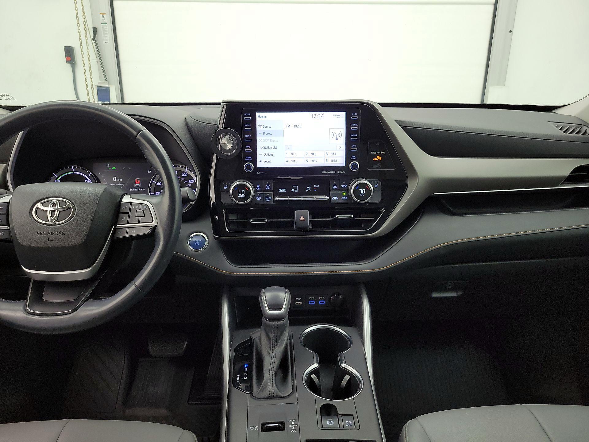Thumbnail: 2022 Toyota Highlander - 9
