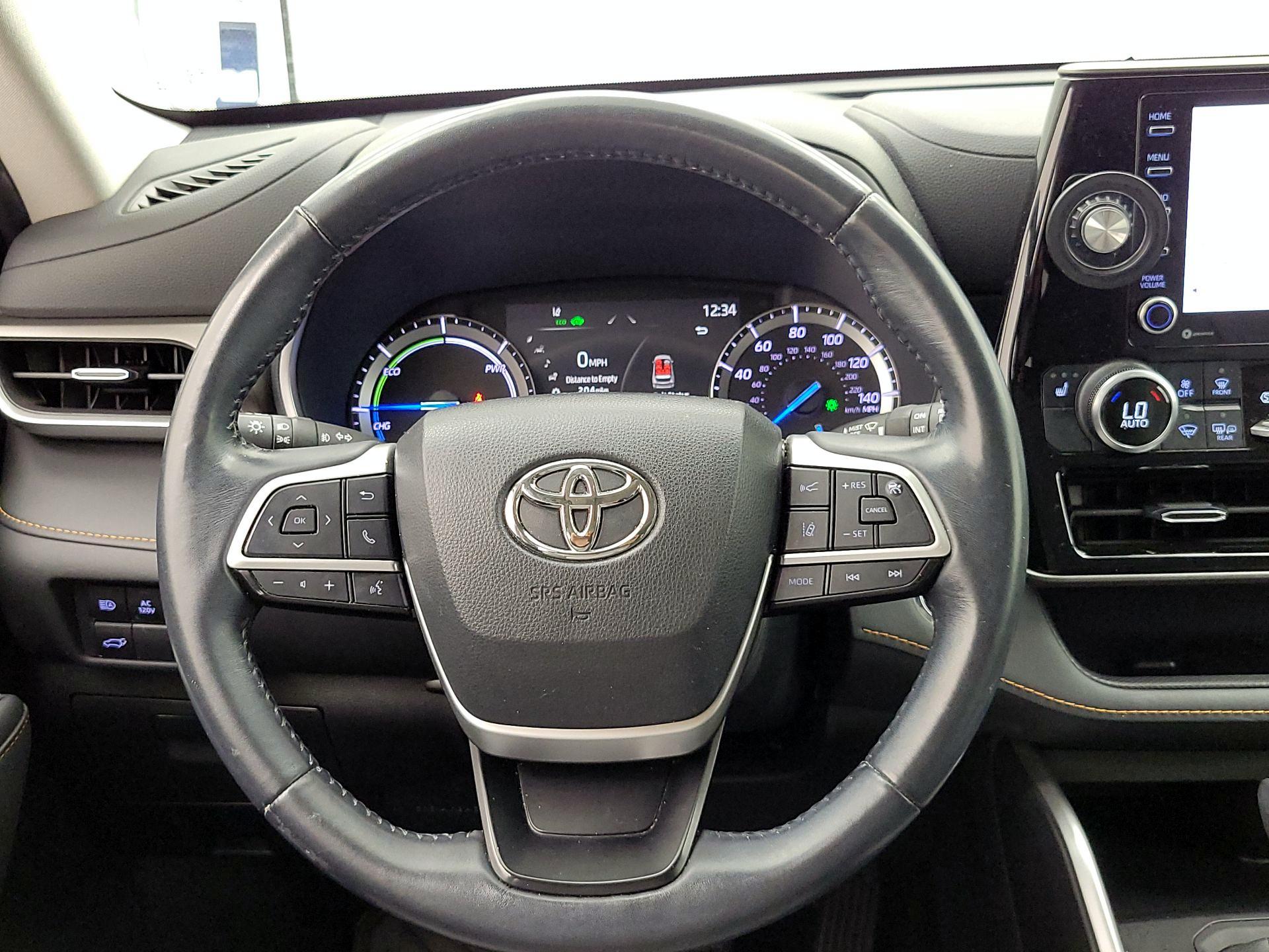 Thumbnail: 2022 Toyota Highlander - 10