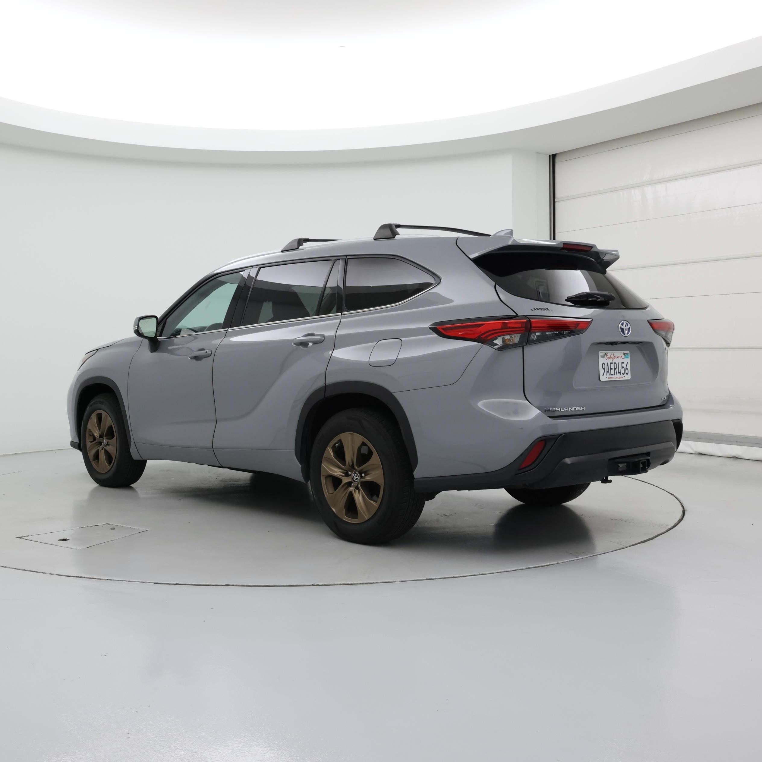Thumbnail: 2022 Toyota Highlander - 2