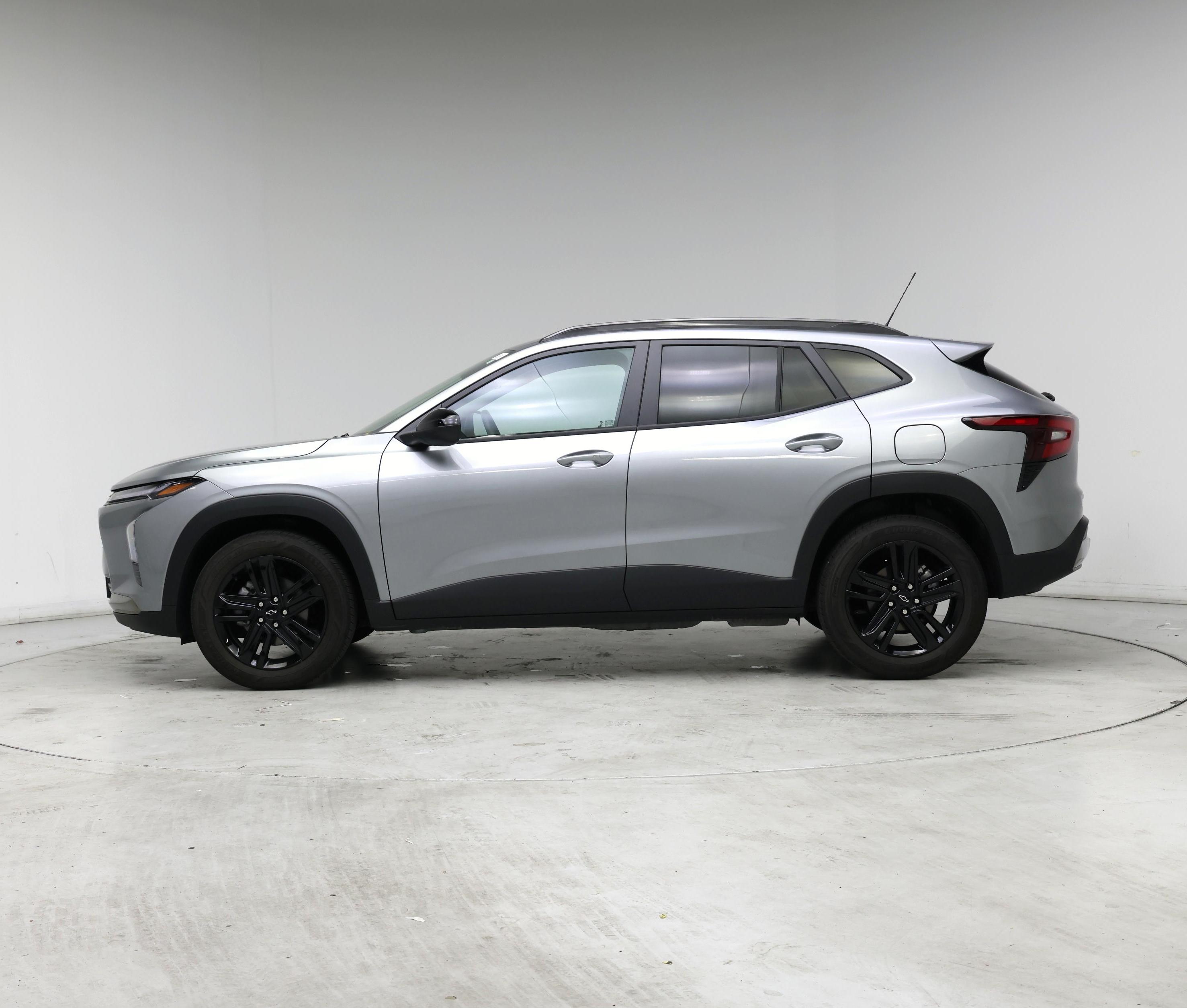 Thumbnail: 2025 Chevrolet Trax - 3