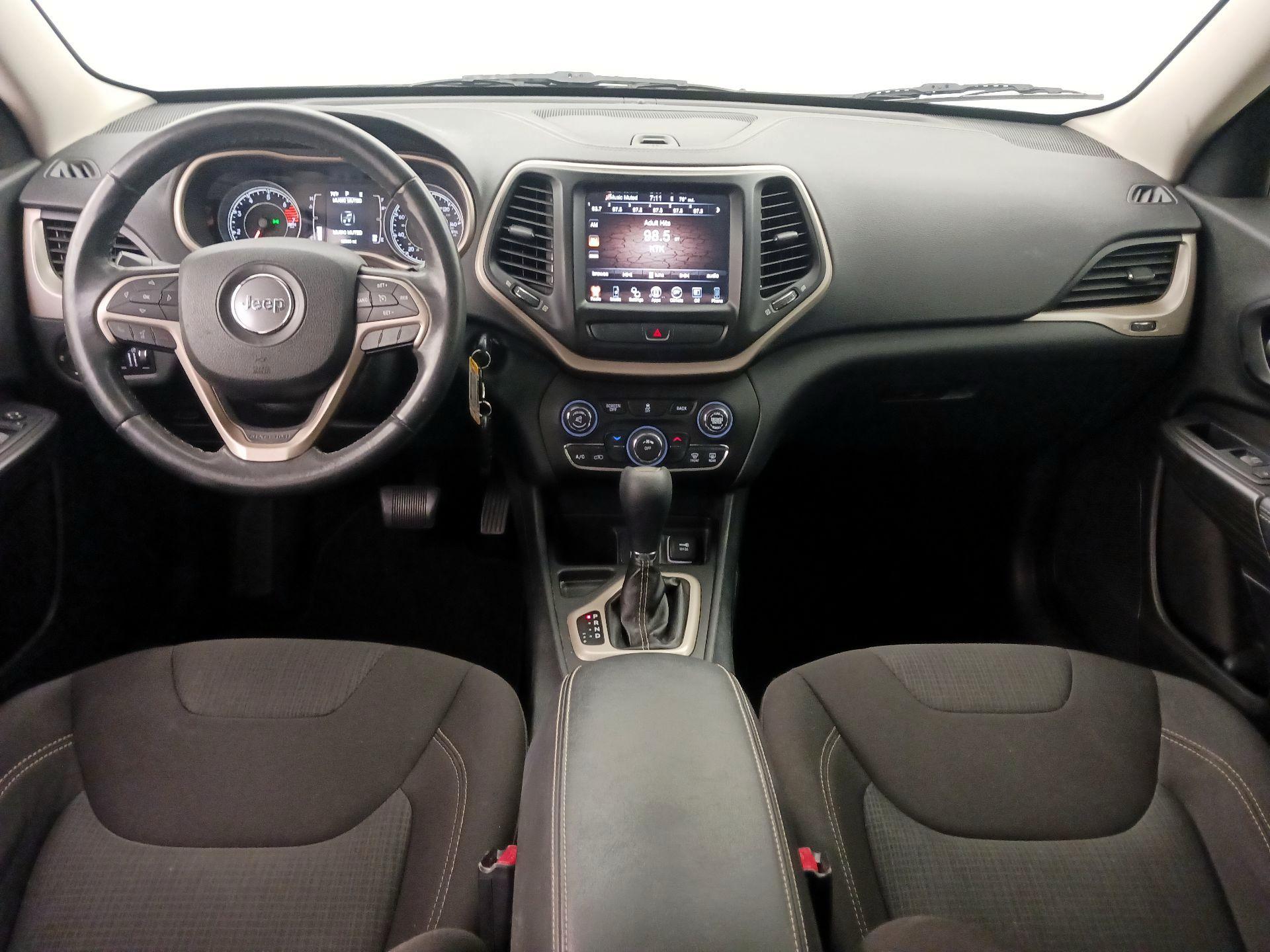 Thumbnail: 2016 Jeep Cherokee - 9