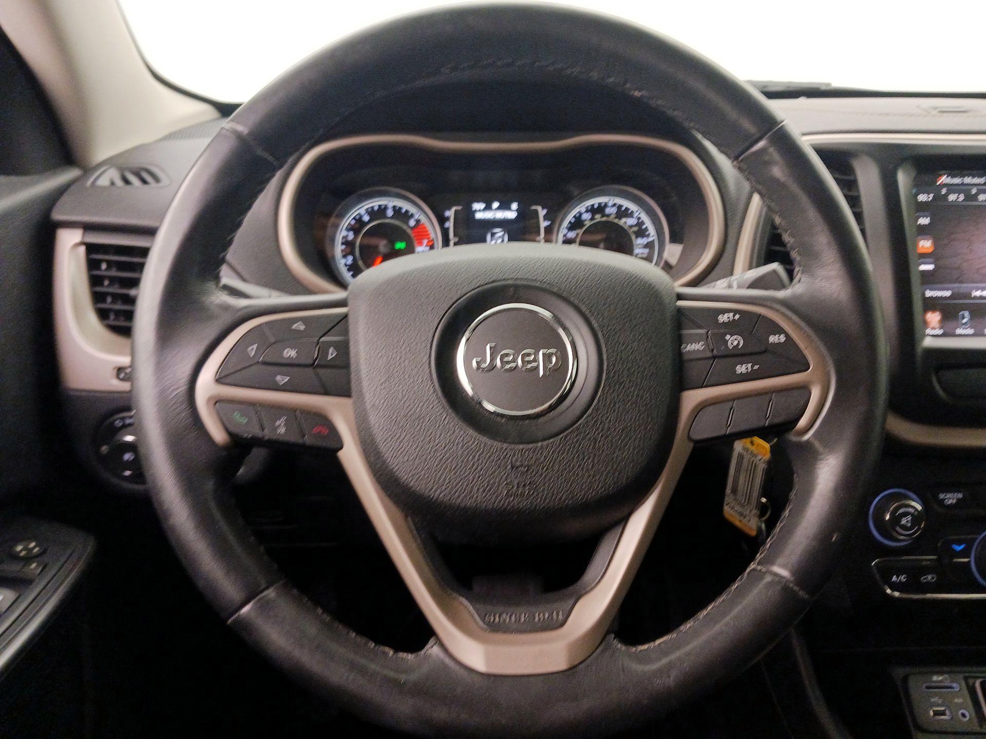 Thumbnail: 2016 Jeep Cherokee - 10
