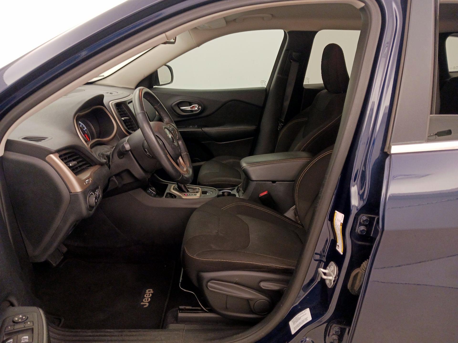 Thumbnail: 2016 Jeep Cherokee - 11