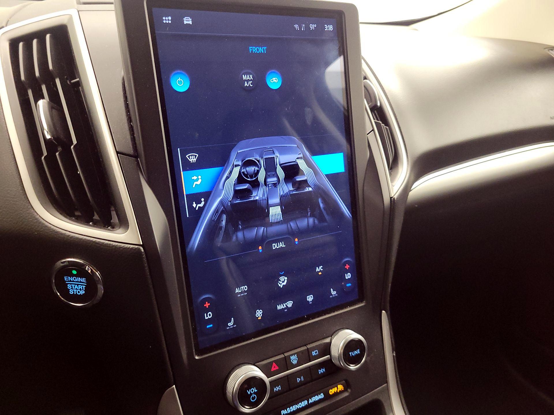 Thumbnail: 2022 Ford Edge - 17