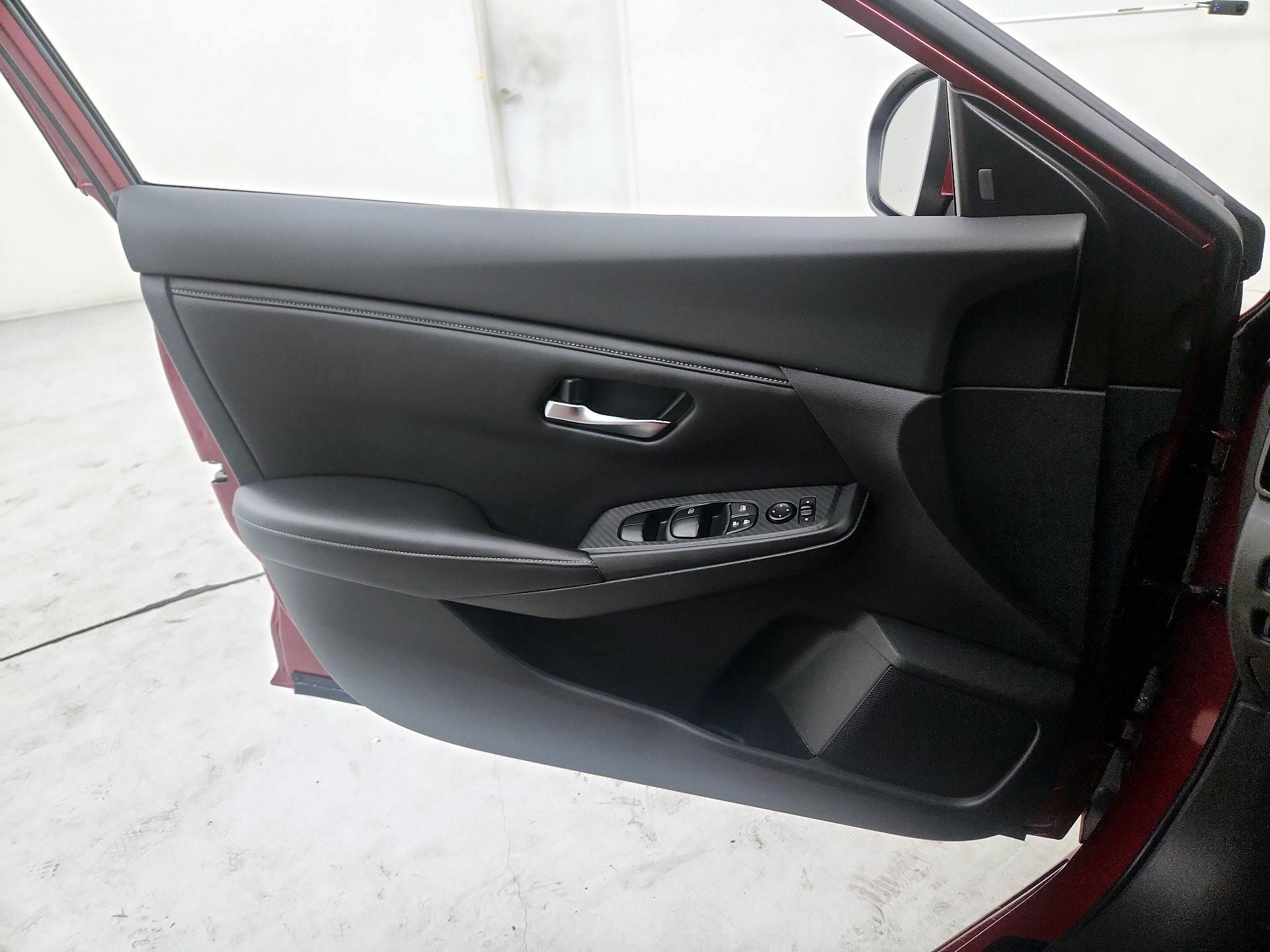 Thumbnail: 2020 Nissan Sentra - 12