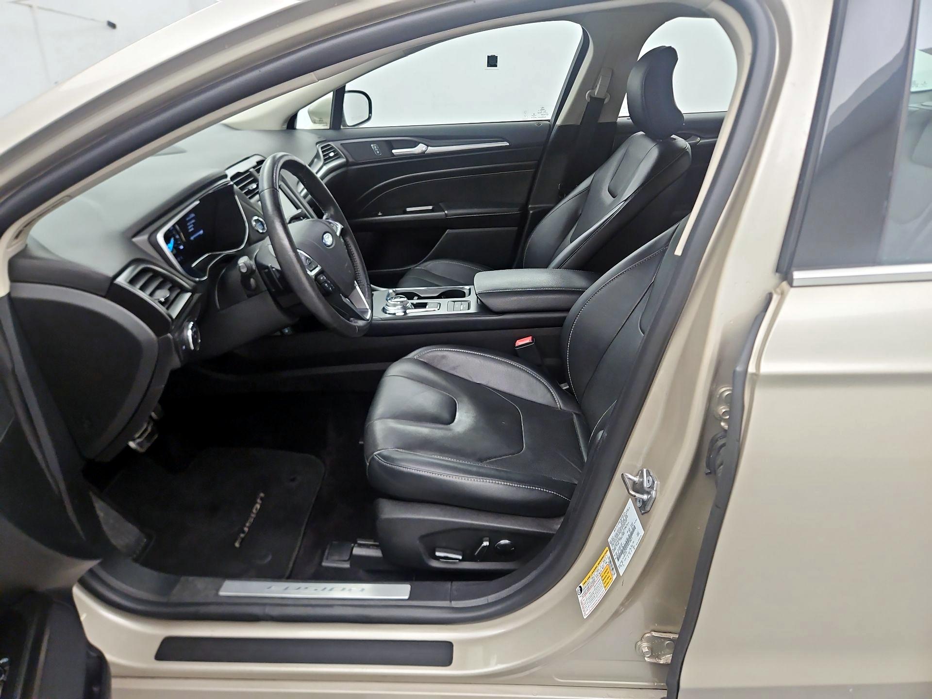Thumbnail: 2017 Ford Fusion - 11