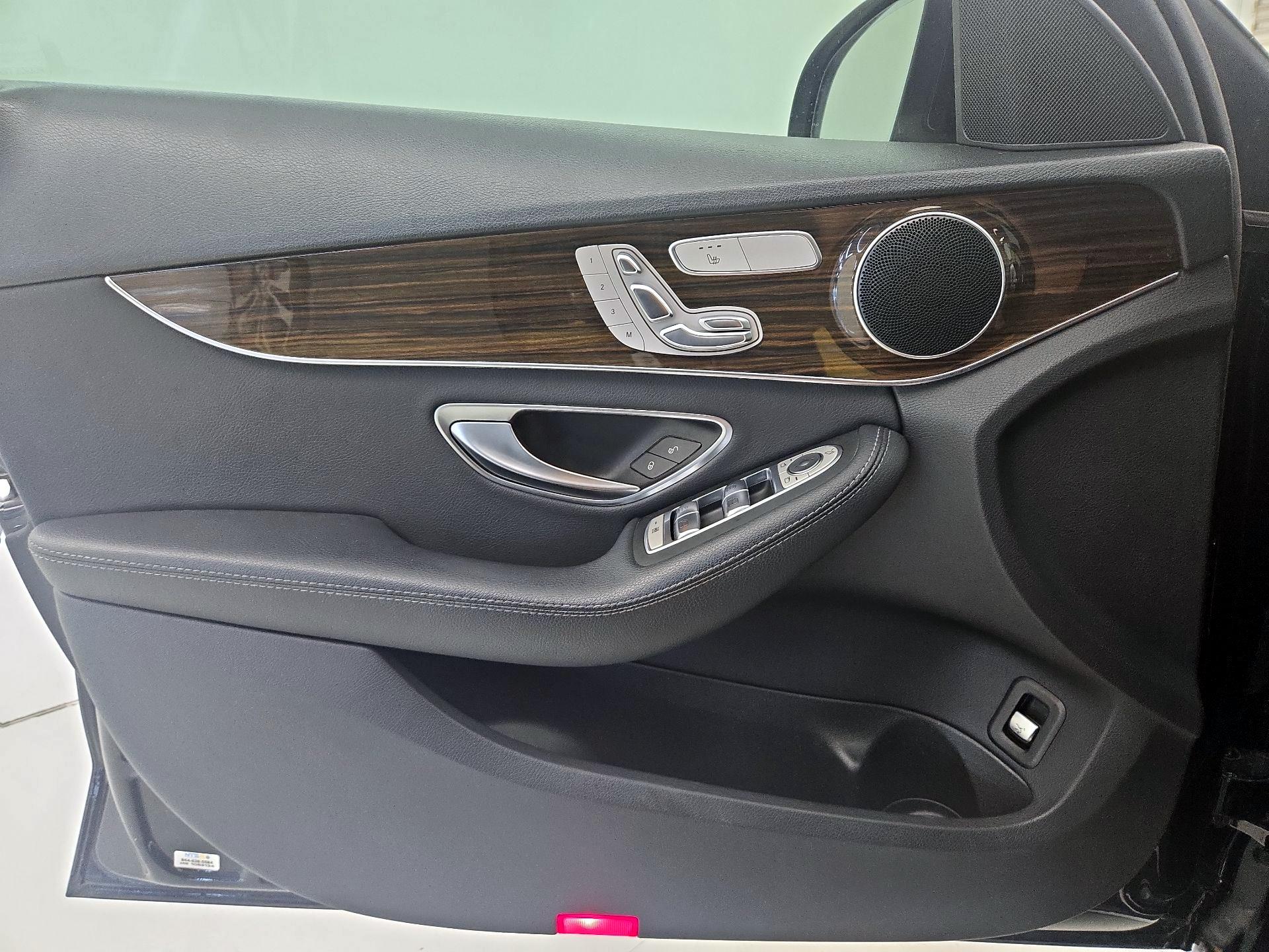 Thumbnail: 2019 Mercedes-Benz C-Class - 12