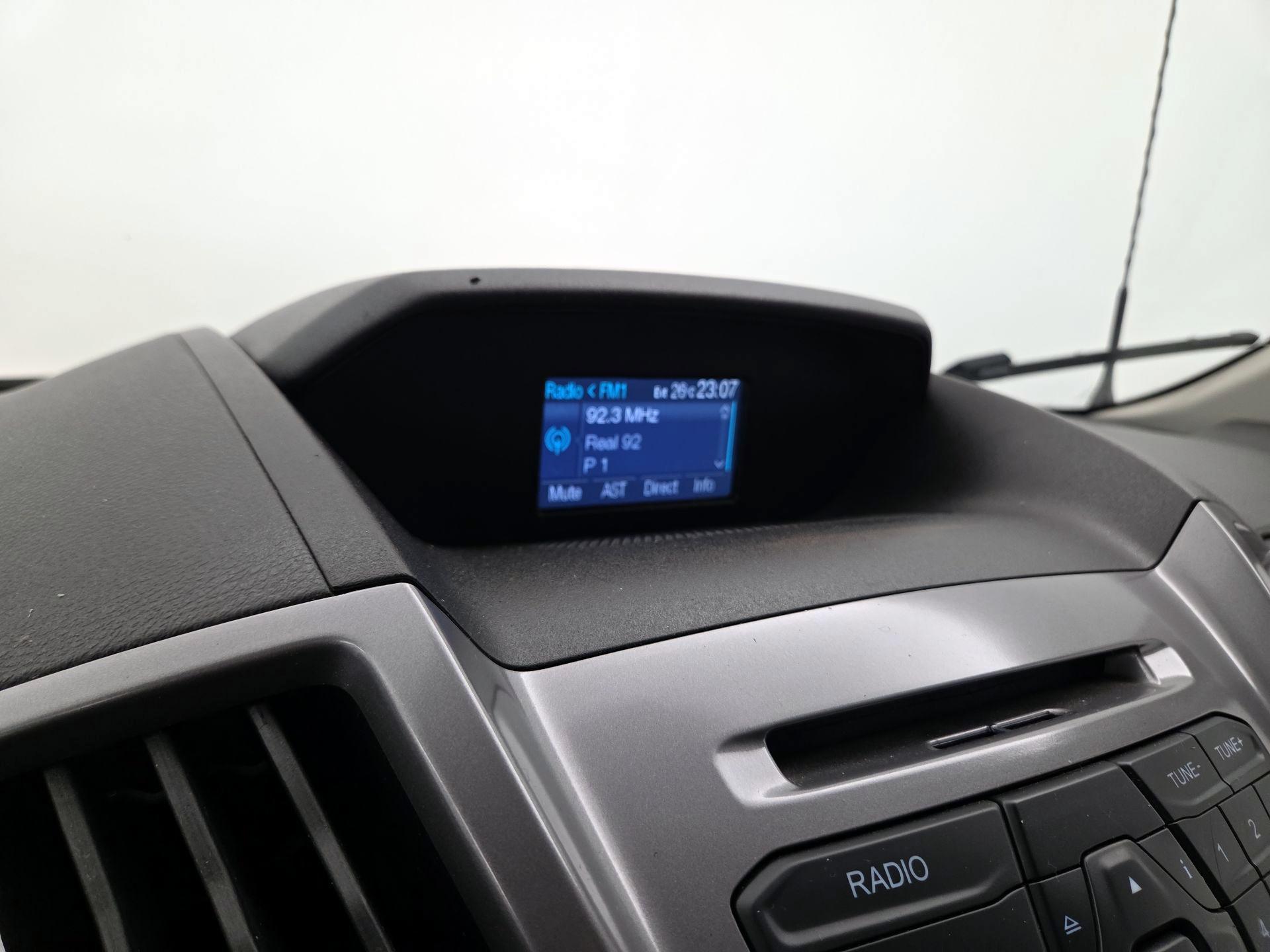 Thumbnail: 2015 Ford Transit Series - 15