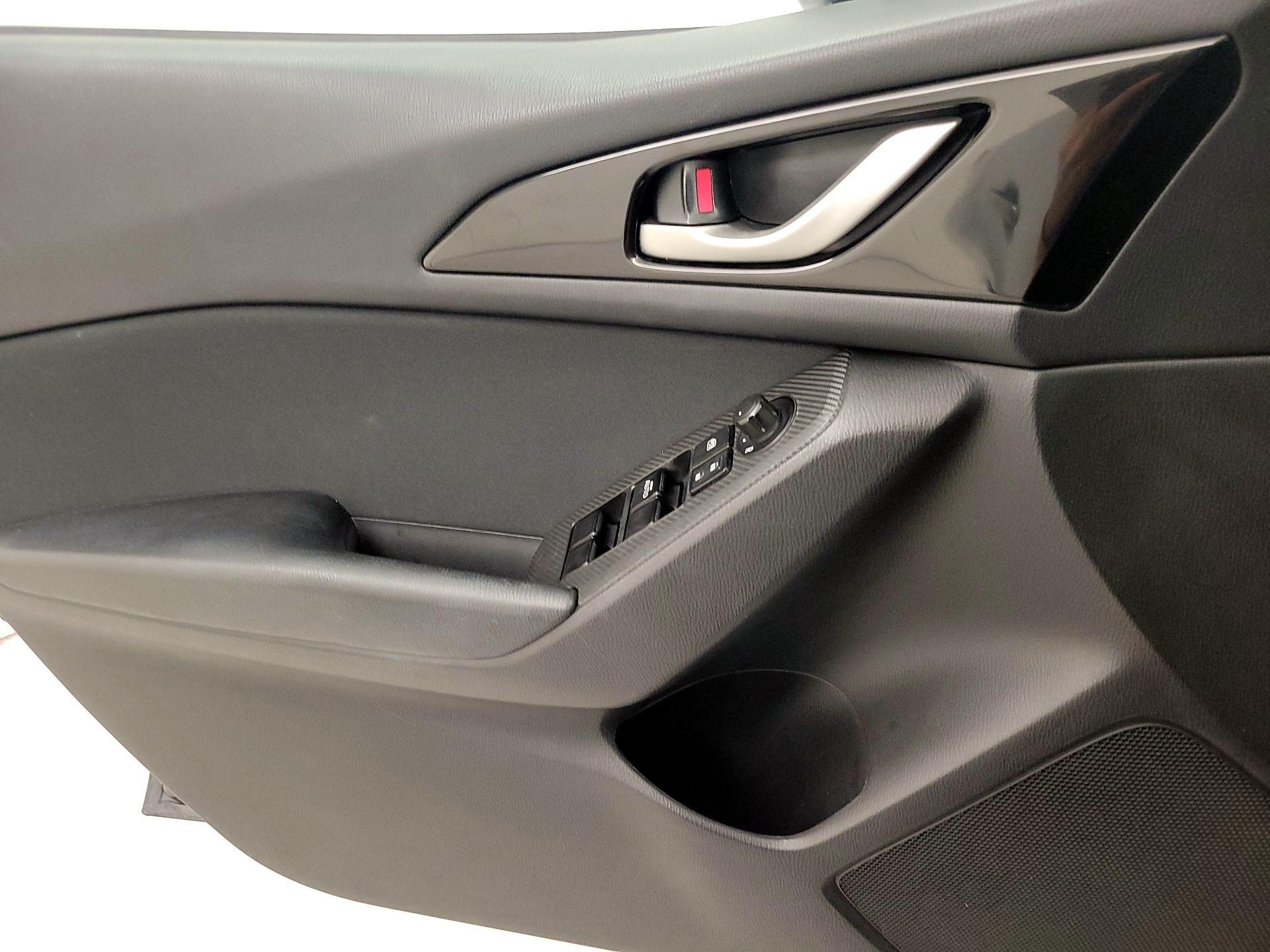 Thumbnail: 2016 Mazda Mazda3 - 12