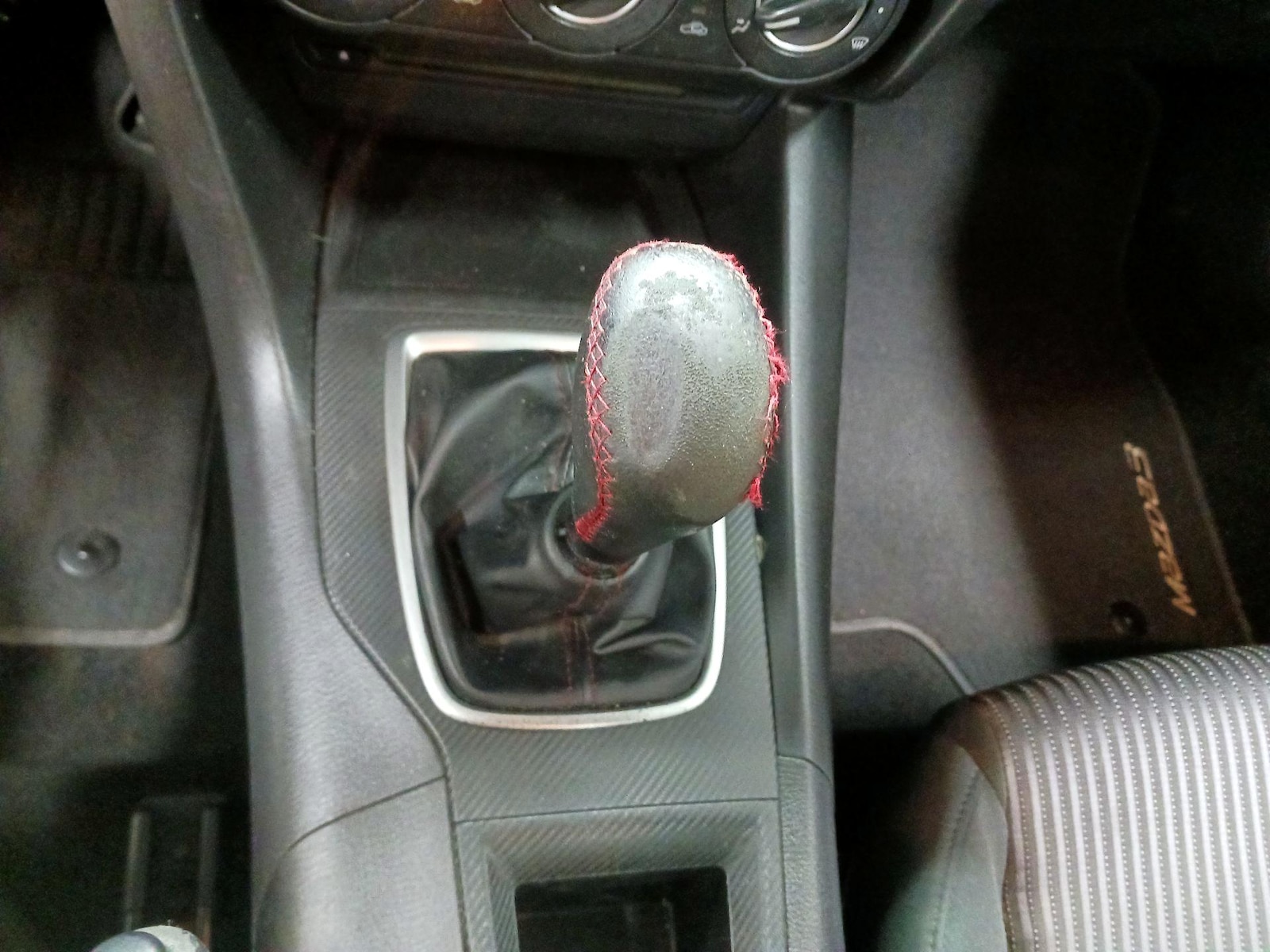 2014 Mazda MAZDA3 i Touring - Photo 16