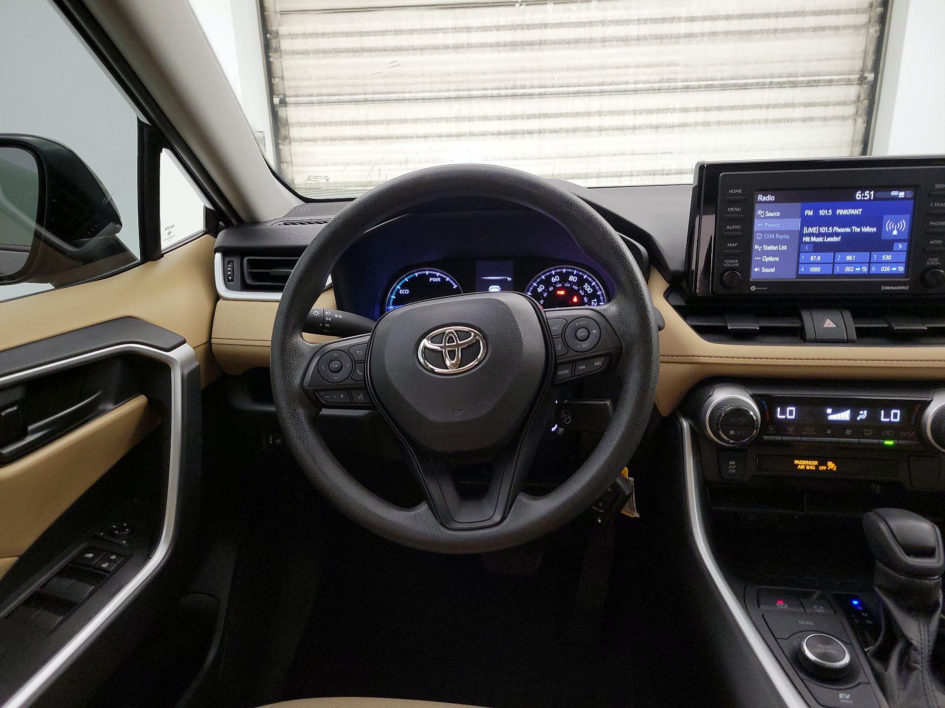 Thumbnail: 2022 Toyota RAV4 - 10