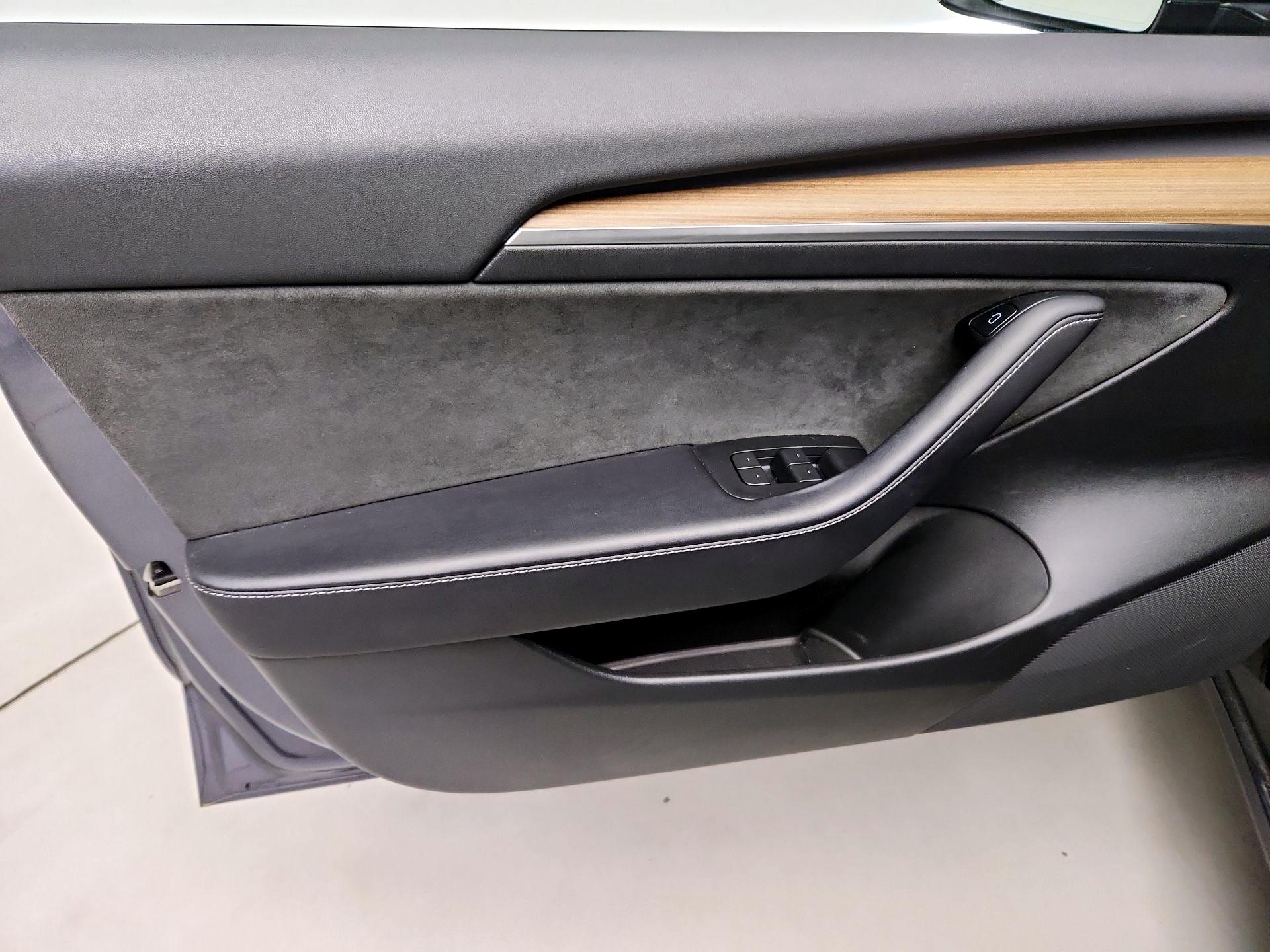 Thumbnail: 2022 Tesla Model 3 - 12