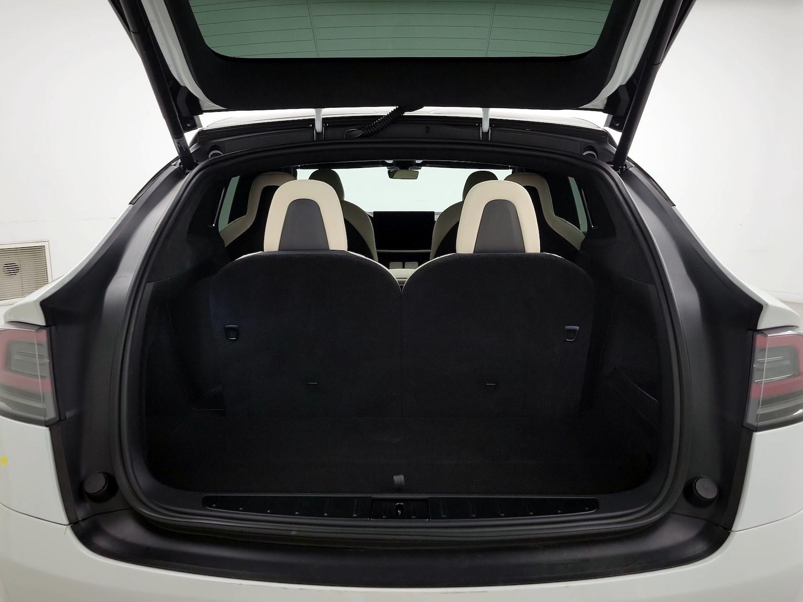 2022 Tesla Model X Plaid - Photo 22
