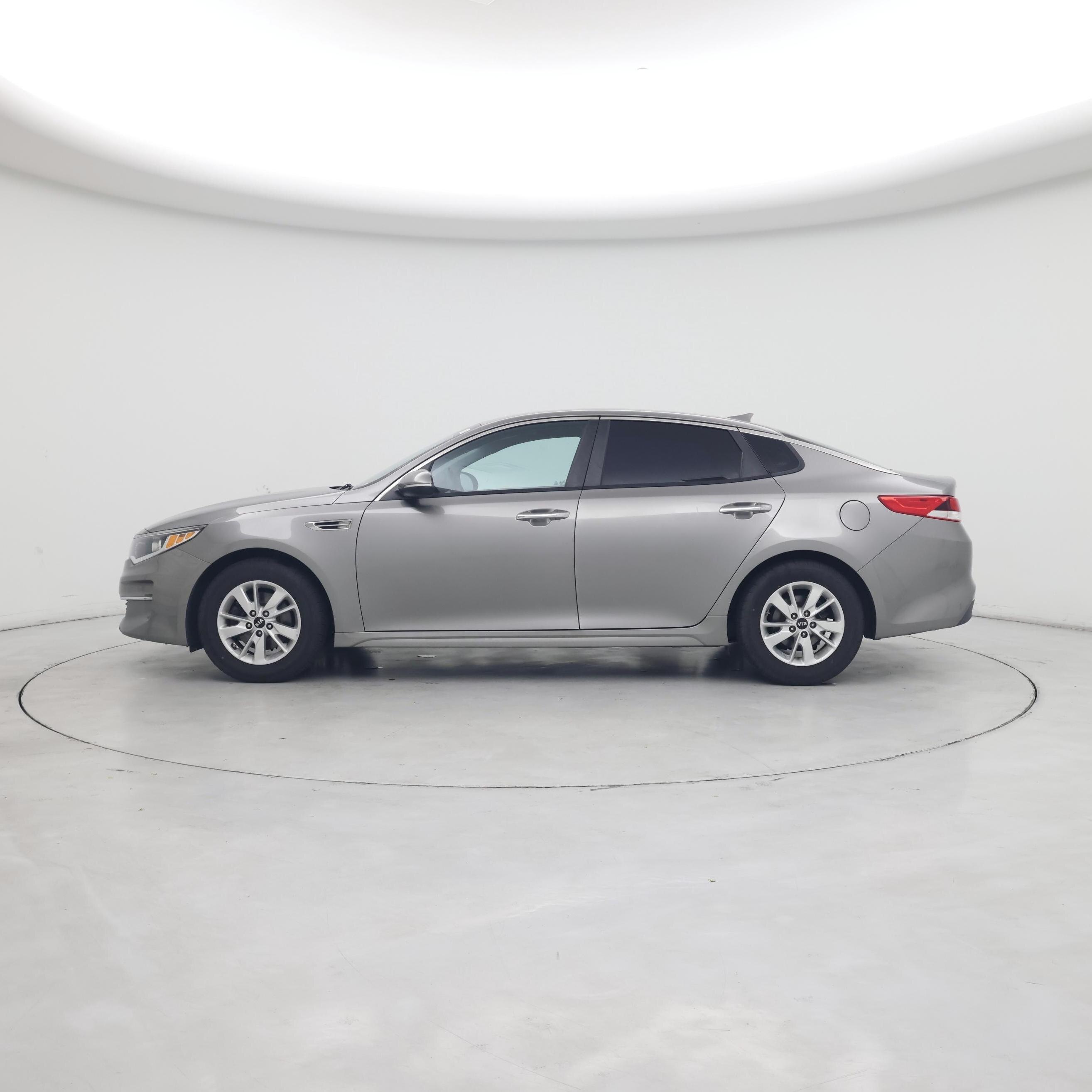 Thumbnail: 2018 Kia Optima - 3