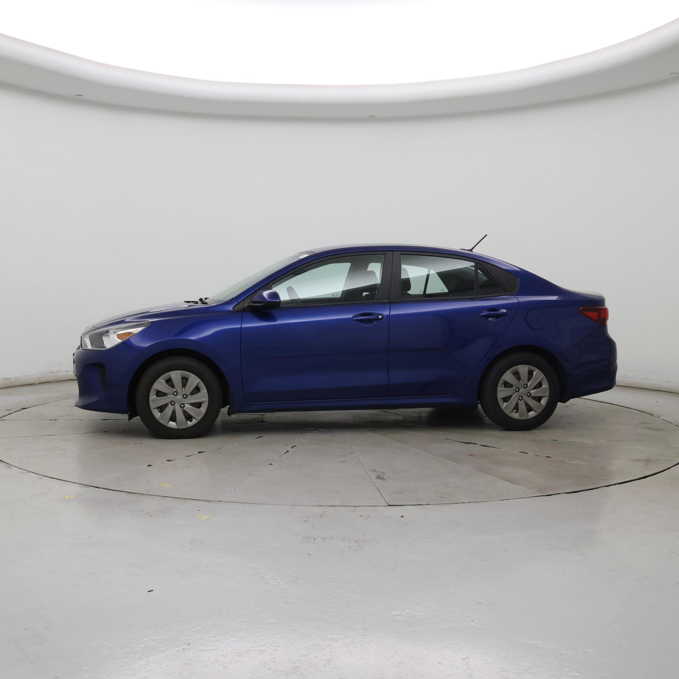 Thumbnail: 2019 Kia Rio - 3