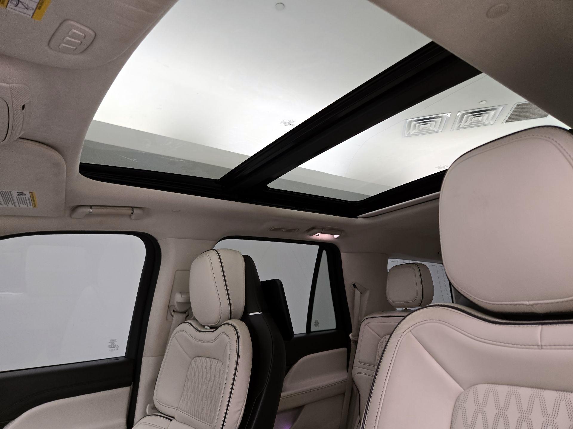 Thumbnail: 2020 Lincoln Navigator - 20